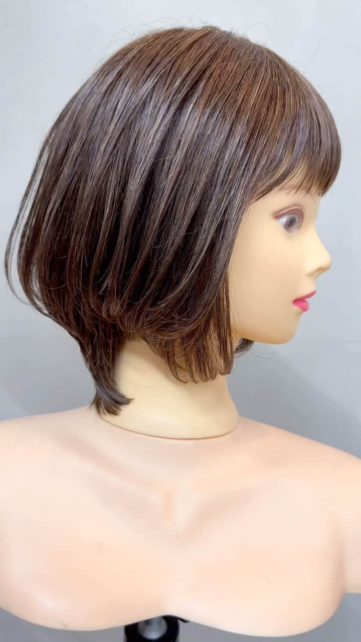 鶴谷和俊のインスタグラム：「ウルフボブ/Corte de pelo de lobo bob   Wolf Bob Cut កាតសតូវបុបកាត Cắt tóc Bob sói वोल्फ बॉब कट  늑대 밥 컷  狼卷发  Coupe de cheveux Bob loup  ▪️使用ハサミ/scissors JOEWELL  supreme SPM-60  International Exclusive Exclusivo Internacional  JDB-610F  #ショートヘア #ショートカット #hairtiktok  #hairtok #bob #ボブ #ショートヘア #カット #ヘアカット #ヘアスタイル #髪型 #hair  #haircut #hairstyle #hairstyles #hairstylest #hairstyle #美容師 #Hairdresser #ម៉ាស់ស្រពះ #Thợlàmtóc #हेयरड्रेसर #Peluquero #미용사 #美发师 #Coiffeur #peinado #joewellscissorspr #pr」