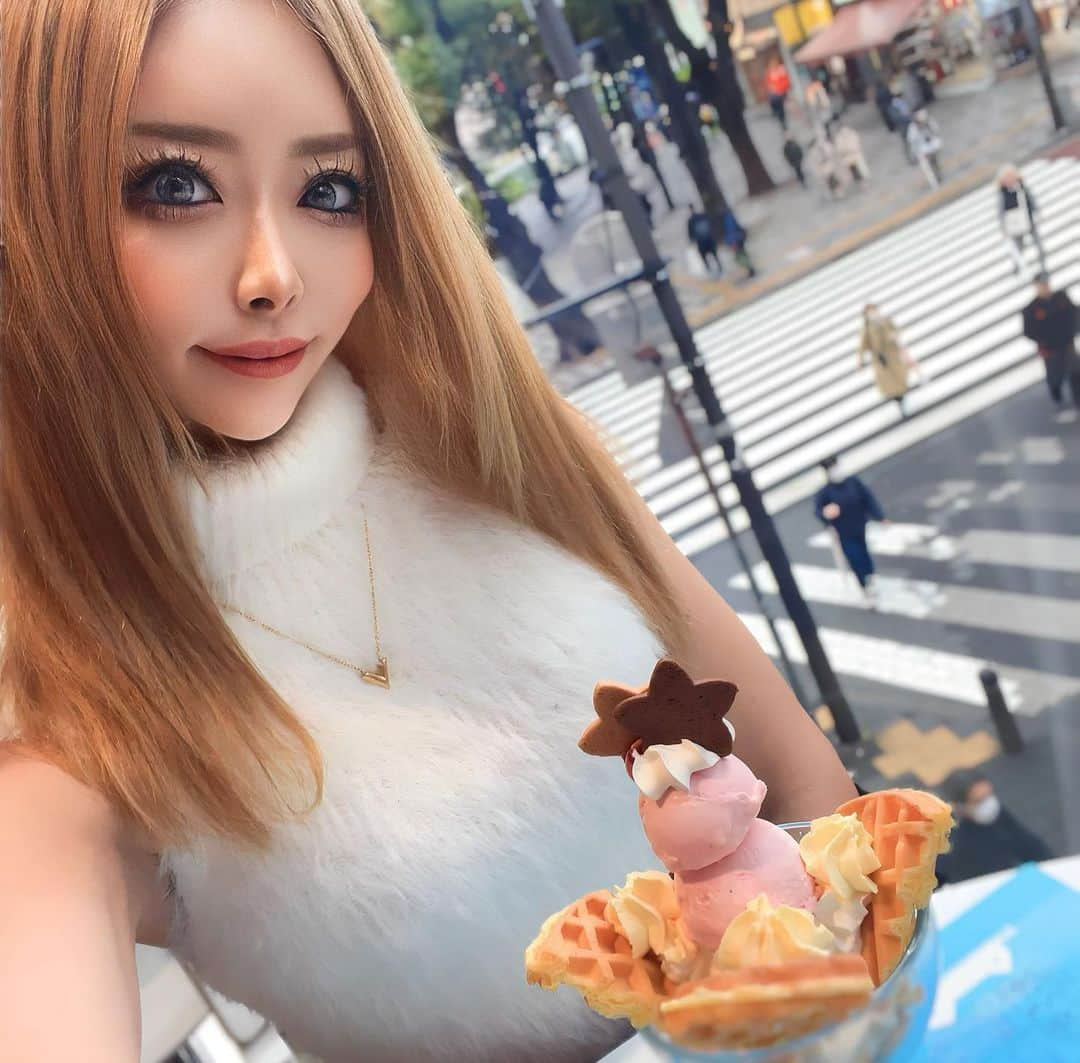 MIUさんのインスタグラム写真 - (MIUInstagram)「2023.11.17  Lunch with my beauty contest teacher Angela in Ikebukuro! Thank you for all your support every time😍😍LOVE❤️」11月19日 14時01分 - miu_sakurai_official