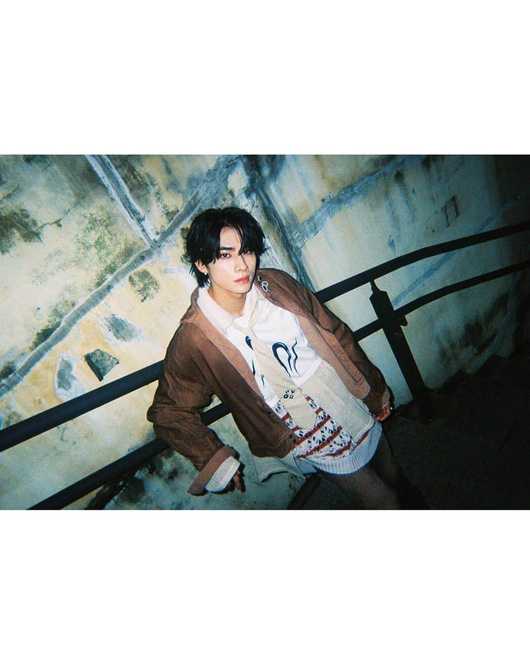 Way Vさんのインスタグラム写真 - (Way VInstagram)「🦕✋  #XIAOJUN #肖俊 #샤오쥔  #WayV #威神V  #OnMyYouth #遗憾效应 #WayV_OnMyYouth  #WayV_OnMyYouth_遗憾效应」11月19日 14時06分 - wayvofficial