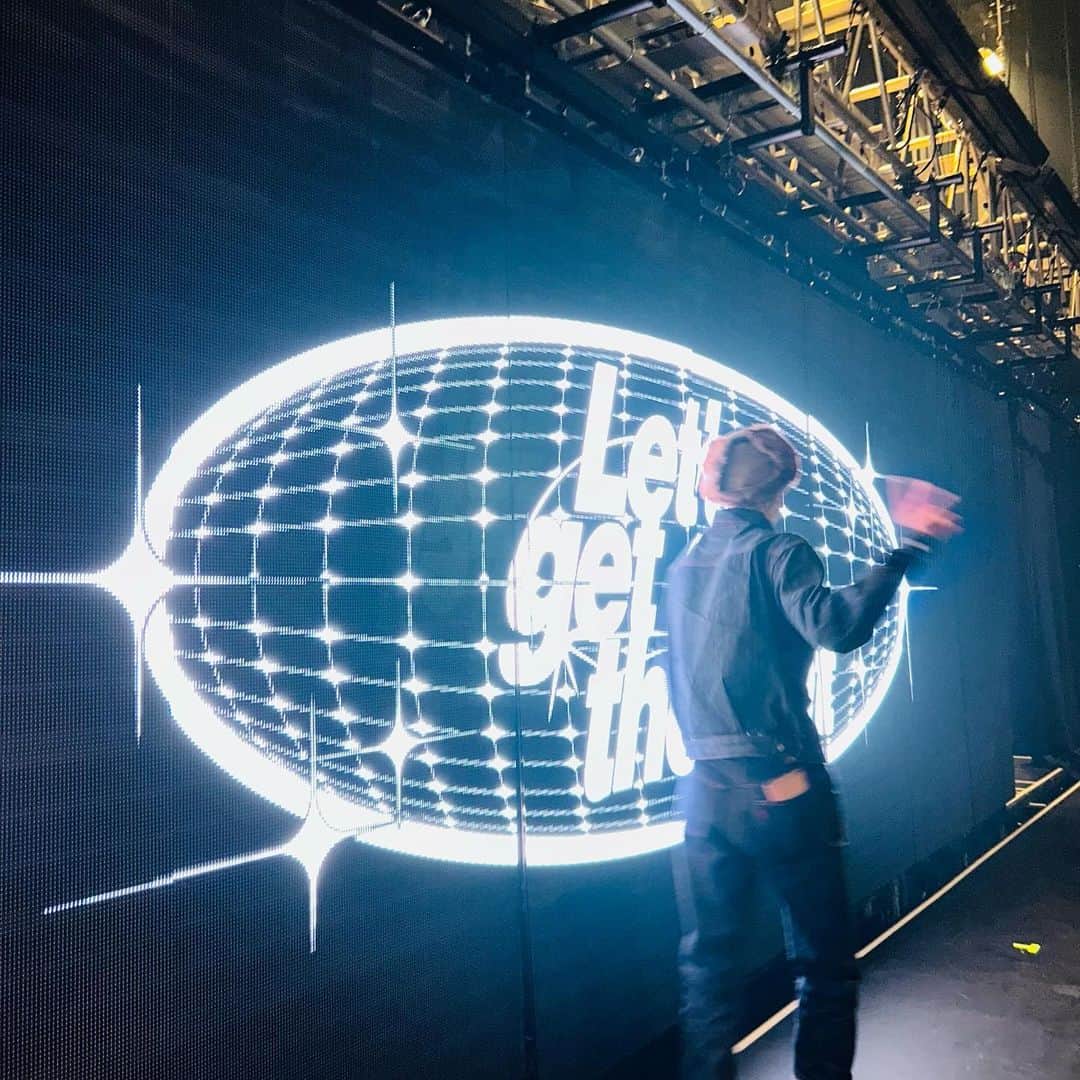 八村倫太郎（WATWING）さんのインスタグラム写真 - (八村倫太郎（WATWING）Instagram)「🪩🪩🪩#letsgetonthebeat」11月19日 14時21分 - rintaro_watwing