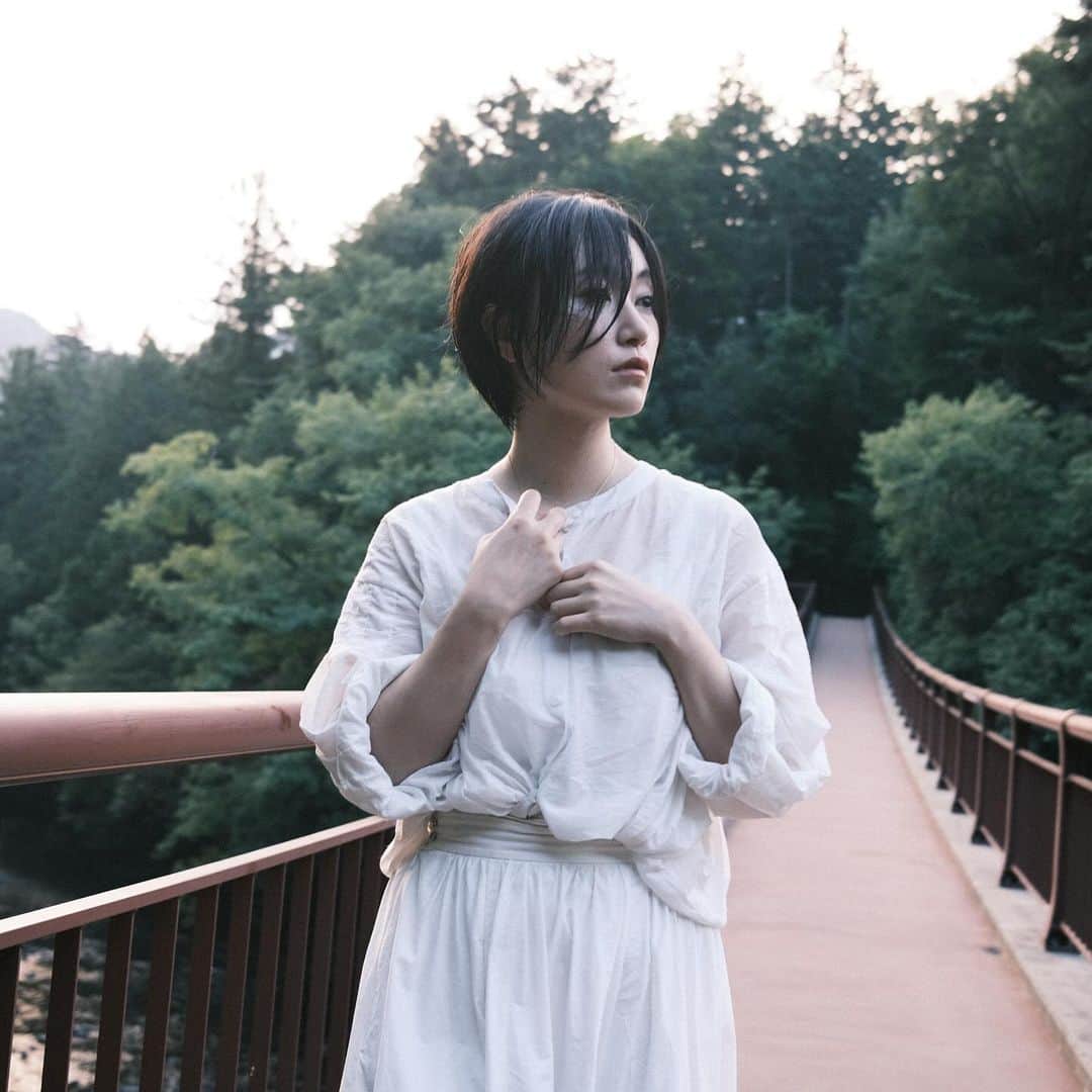 江守沙矢のインスタグラム：「何考えてたんでしょうね  photographer: Yusuke Eguchi」