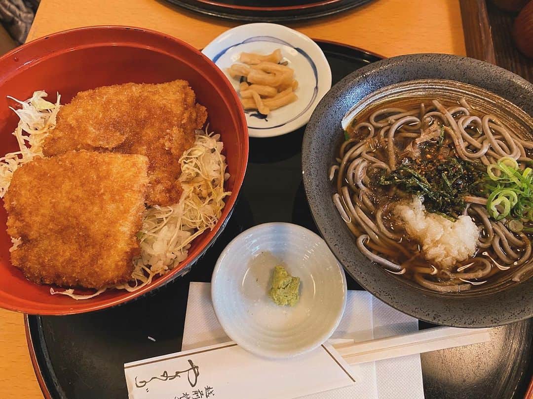 前原誠司さんのインスタグラム写真 - (前原誠司Instagram)「今日のお昼は、京都市左京区山端の「やまが」さんで、「ソースカツ丼」と温かい「おろしそば」のセットをいただきました。とても美味しかったです。ご馳走様でした。（誠）＃まえはランチ　 https://map.yahoo.co.jp/v2/place/4W0yz78kFxQ?fr=sydd_p-grmspot-1-header_gs-ttl_lc」11月19日 15時11分 - seiji_maehara.official