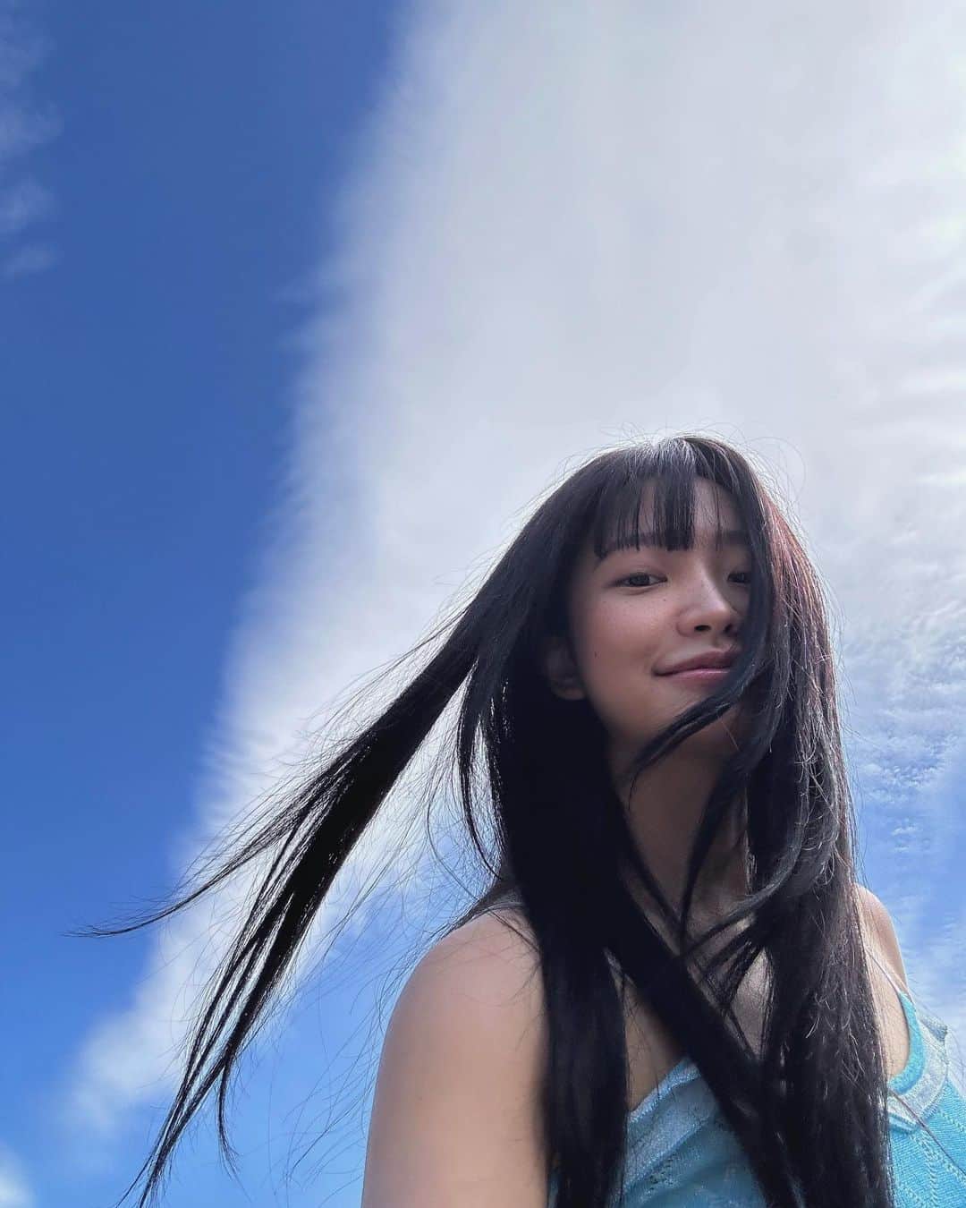 イェリさんのインスタグラム写真 - (イェリInstagram)「🦋🌬️🌬️🩵🫂」11月19日 15時10分 - yerimiese