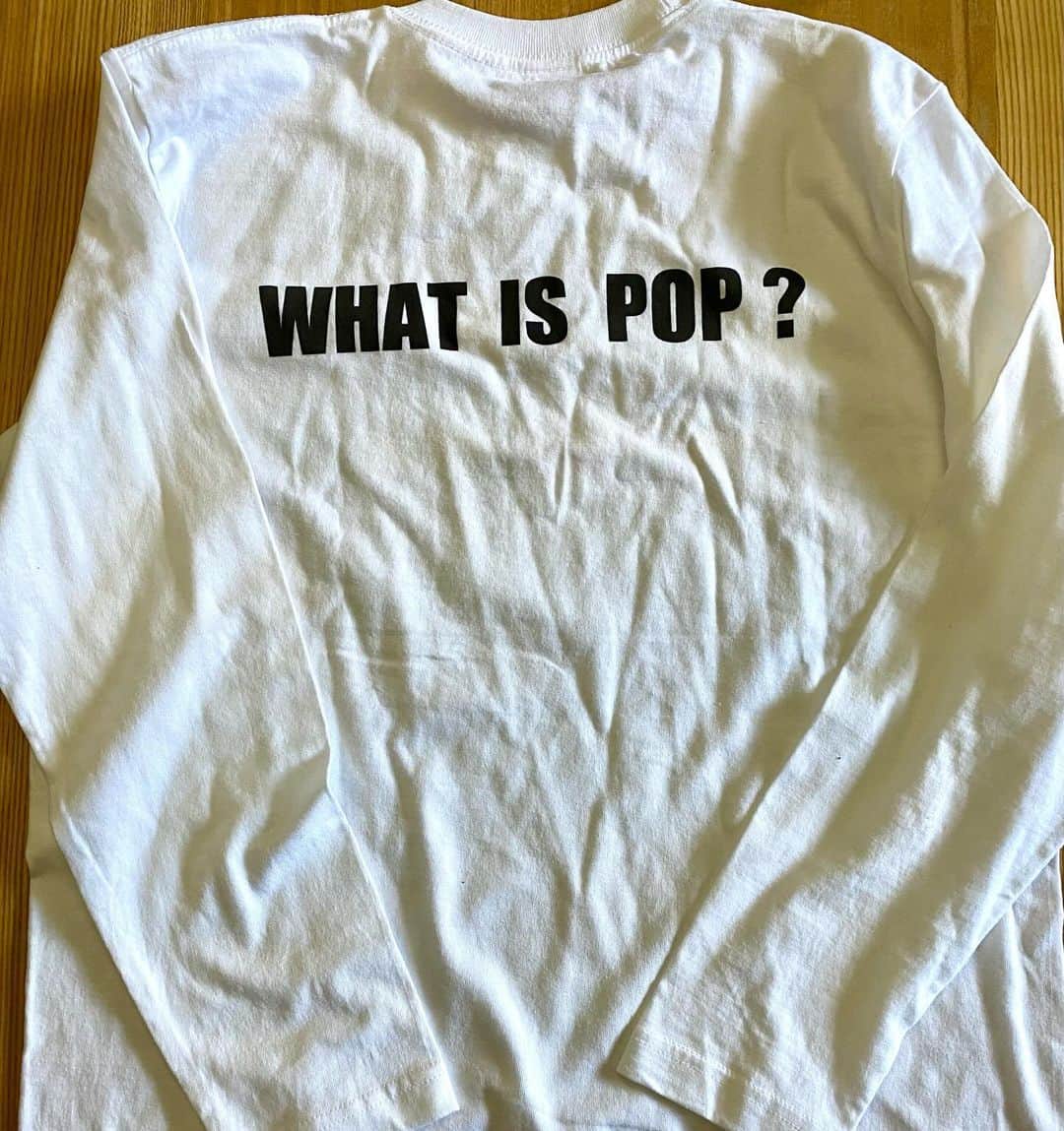 江口寿史さんのインスタグラム写真 - (江口寿史Instagram)「仙台POPSTEP展で販売するオフィシャルTシャツのサンプル届く。今回はロンTにしましたよ。まだちょっと刷りとかフォントとか手直しするけど。」11月19日 15時22分 - egutihisasi