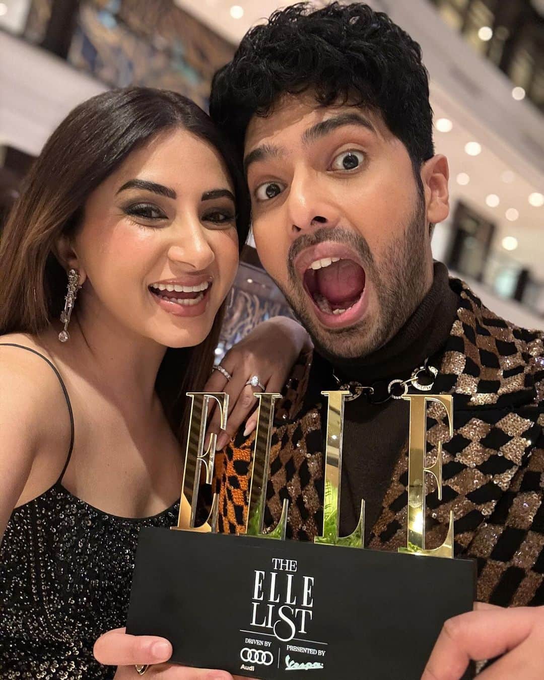 Aashna Shroffさんのインスタグラム写真 - (Aashna ShroffInstagram)「For #TheElleList night, where I bagged a winner 😉 always proud of you and all that you do @armaanmalik 🖤  Styled by @malvika_tater  Wearing @rohitgandhirahulkhanna  Jewellery @anayah_jewellery Shot by @assd_khan」11月19日 15時33分 - aashnashroff