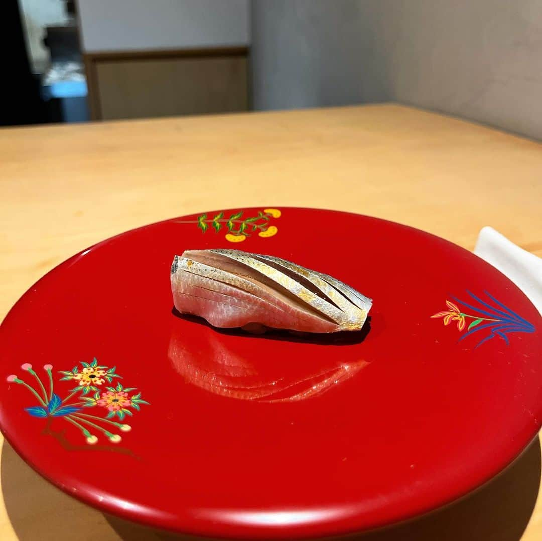 竹内えりかさんのインスタグラム写真 - (竹内えりかInstagram)「この前の🍣 美味しゅうございました💋お皿も可愛かった！ #たえり鮨グラム」11月19日 15時44分 - taeri_ka