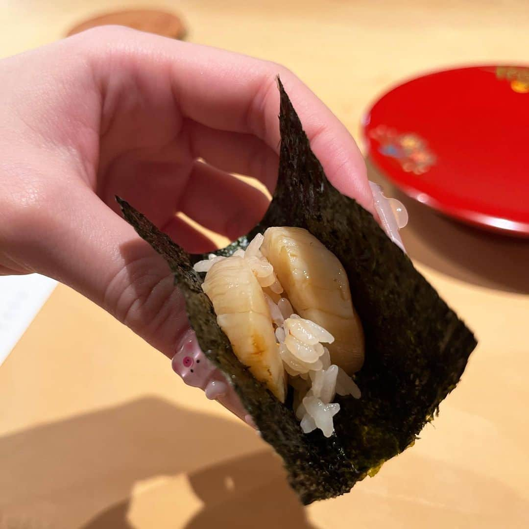 竹内えりかさんのインスタグラム写真 - (竹内えりかInstagram)「この前の🍣 美味しゅうございました💋お皿も可愛かった！ #たえり鮨グラム」11月19日 15時44分 - taeri_ka