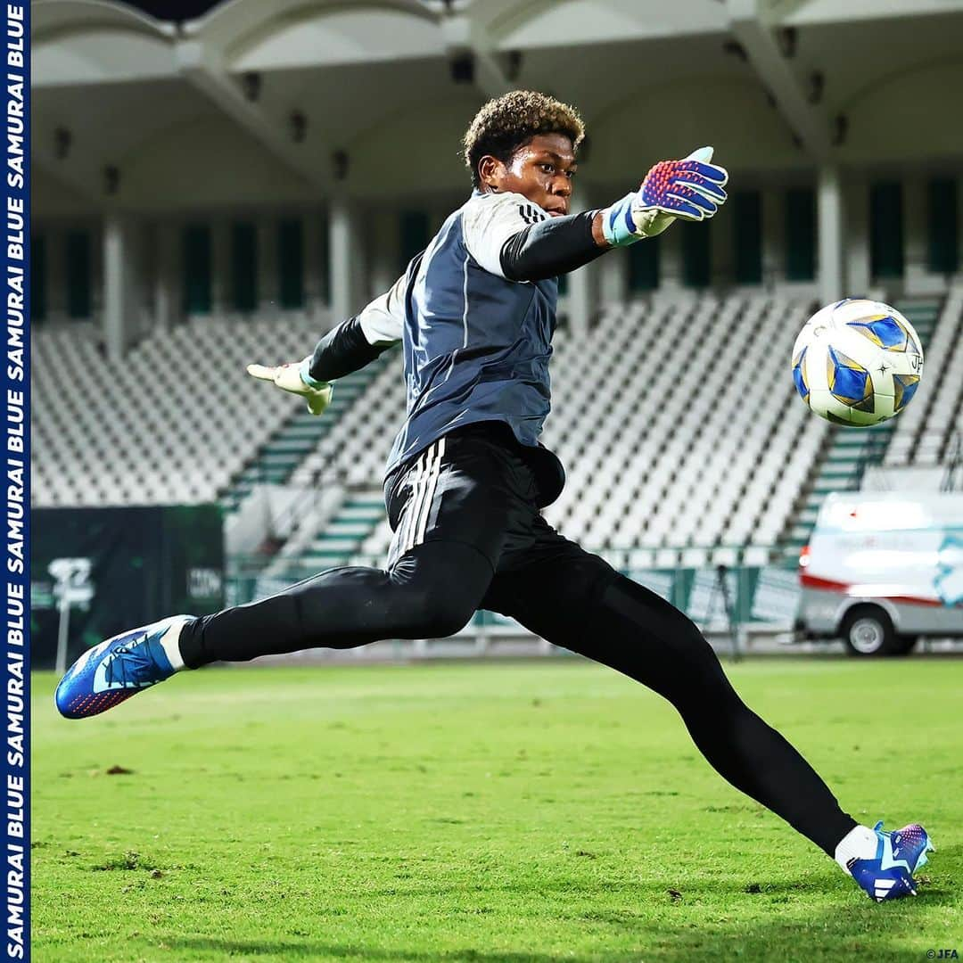 日本サッカー協会さんのインスタグラム写真 - (日本サッカー協会Instagram)「. 🔹𝗦𝗔𝗠𝗨𝗥𝗔𝗜 𝗕𝗟𝗨𝗘🔹 【2023.11.18 Photo Report📸】  ⚔️NEXT MATCH⚔️ 🏆FIFA #ワールドカップ 26アジア2次予選 兼 AFC #アジアカップ サウジアラビア2027予選 🗓️11.21(火)⌚️23:45(🇯🇵) 🆚シリア代表🇸🇾 🏟Prince Abdullah AlFaisal Stadium(サウジアラビア)  詳しい試合情報はプロフィールのJFA公式サイト『JFA.jp』から✍️  #AsianQualifiers #SAMURAIBLUE #夢への勇気を #jfa #daihyo #サッカー日本代表 #サッカー #soccer #football #⚽️」11月19日 15時46分 - japanfootballassociation