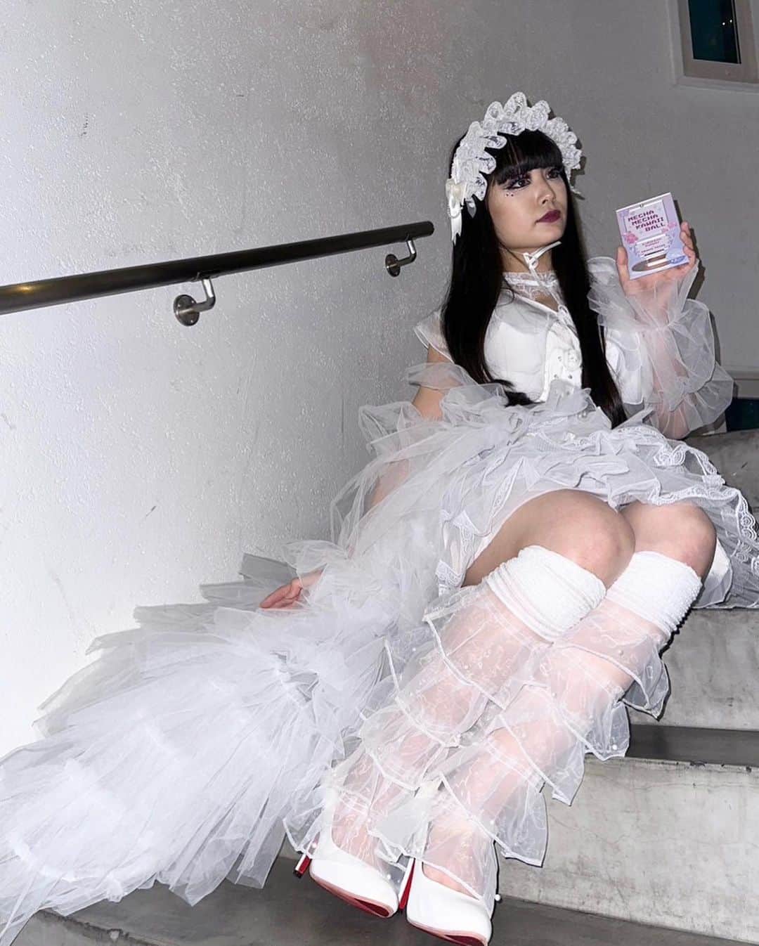 新野彩乃さんのインスタグラム写真 - (新野彩乃Instagram)「. 💖🎀MECHA MECHA KAWAII BALL🎀💖 @mecha_mecha_kawaii_ball   . 🏆Grand Prize European Runway  🧸Dress code the same look as a doll .  ロリータドールになりきって European Runwayにて🥇いただきました🐰  自分の衣装もお気に入りだけど ポイントはお人形の服を頑張って作ったことです☺︎ 私のそっくりさんbuddy🤝  好きな自分で歩けるballroomと 日本のKAWAII文化への心からの愛🌈💖  素敵なRunway diva目指してもっと精進します🔥 . . . Thank you for judging!🫶 @monster_babylon  @juju.xtravaganza  @xyzamizrahi  @chiseninja  @amazonerika  @showtime_showta  @vera.strondh   organized by @koppimiza  @hiha.jp   MC @wasavi_zm  @kinshasa.mizrahi   DJ @anna_morizumi_  @ymk_ah   photo by @ananay__a   主催者のkoppiさんHIHAくん MCのお二人とDJのお二人 素敵なballをありがとうございました🙏💖 . . . . . . #vogue #voguer #dancer #ballroom #thecategoryisrunway #runway #grandprize #stagecostume #makeup #japanesegirl #mechamechakawaiiball」11月19日 20時00分 - uare_ayn73