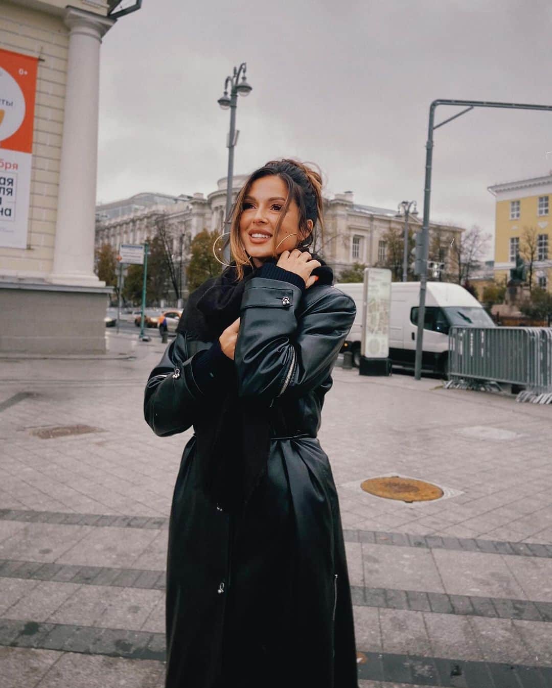RU.TVのインスタグラム：「Осенний mood от Nyusha ❤️‍🔥  Какой трек ассоциируется у тебя с этим временем года? Пиши в комментариях!  #rutv #рутв #nyusha」