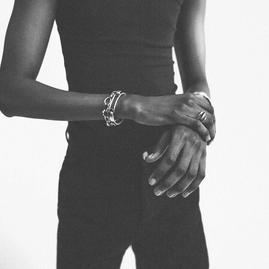 グーセンス パリのインスタグラム：「Jewelry with personality. For him and for her.  #goossensparis」