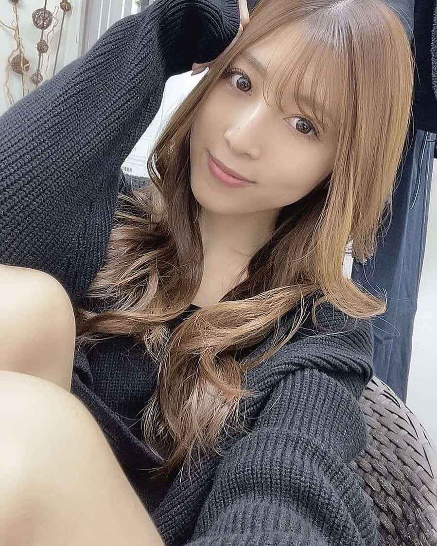 宇野栞菜（阿部栞菜）のインスタグラム：「今日は大阪まで会いに来てくれた方 ありがと〜😇❤️   #撮影会   #大阪」