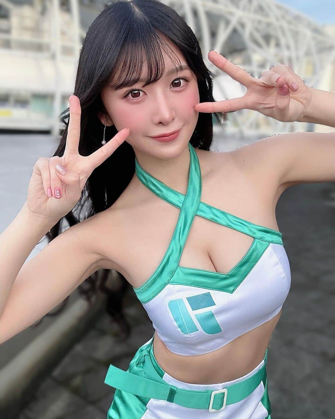 真島なおみのインスタグラム：「♥️📢お知らせ📢♥️なんと！香港のサザンスタジアムにて開催の 「ピアソンアリーナ無敵カップ2023 」にラウンドガールとして出演させて頂くことになりました✨  開催日：12月1日（金）　時間：19:30～23:30（香港時間） https://wearechamps.kktix.cc/events/wearechamps2023  初の香港🇭🇰ラウンドガールは人生2度目!ではありますが、大会を盛り上げられるよう めいっぱい頑張りたいと思っています✨どうぞ宜しくお願いします!!⭐️💪  そして香港での試合に伴い、一緒にラウンドガールとして大会を盛り上げるもえもえと香港メディアLikeJapan TVさんの取材を受けてきました❣️よかったらYouTube見てみてね🥰👀  https://youtu.be/GX29HAaLoKA?si=oGSRimMaNXMkMEcI . . #japanesegirl #model #sexy #selfie #animegirl #셀카  #셀스타그램 #패션스타그램　#데일리 #asiangirl #cosplay #좋아요  #맞팔 #YouTube #グラビア #日系穿搭 #コスプレ #女孩 #소녀　#长发 #japan #girl #followme #ootd  #关注 #lingerie #hongkong #boxing #格闘技 #ラウンドガール」