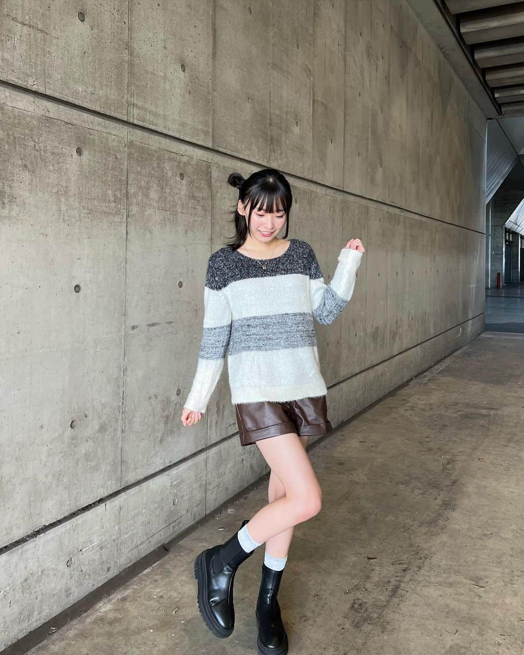 坂川陽香のインスタグラム：「今日の全身(^^)  握手会2日間ありがとうございました！！とっても楽しかったです☺️また来月もよろしくお願いします🎄.*  #坂川陽香  #akb48 #06  #ootd」