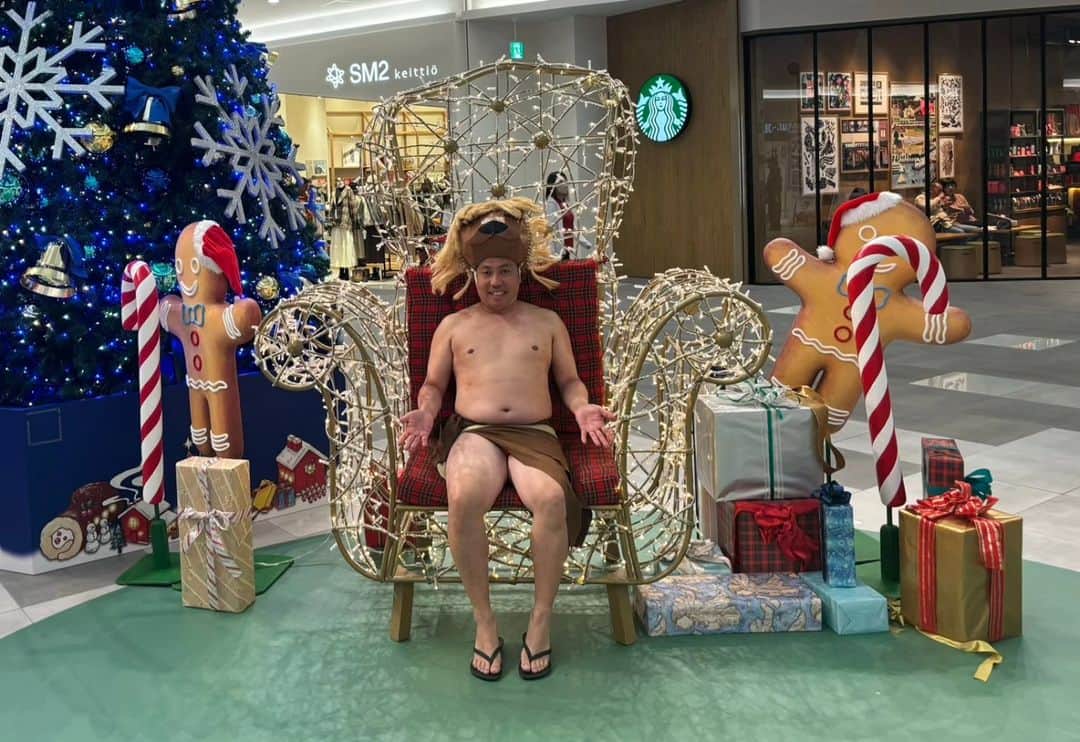 大西ライオンのインスタグラム：「イオンモール土岐さんで、営業でした。  もうクリスマスですよねー。」