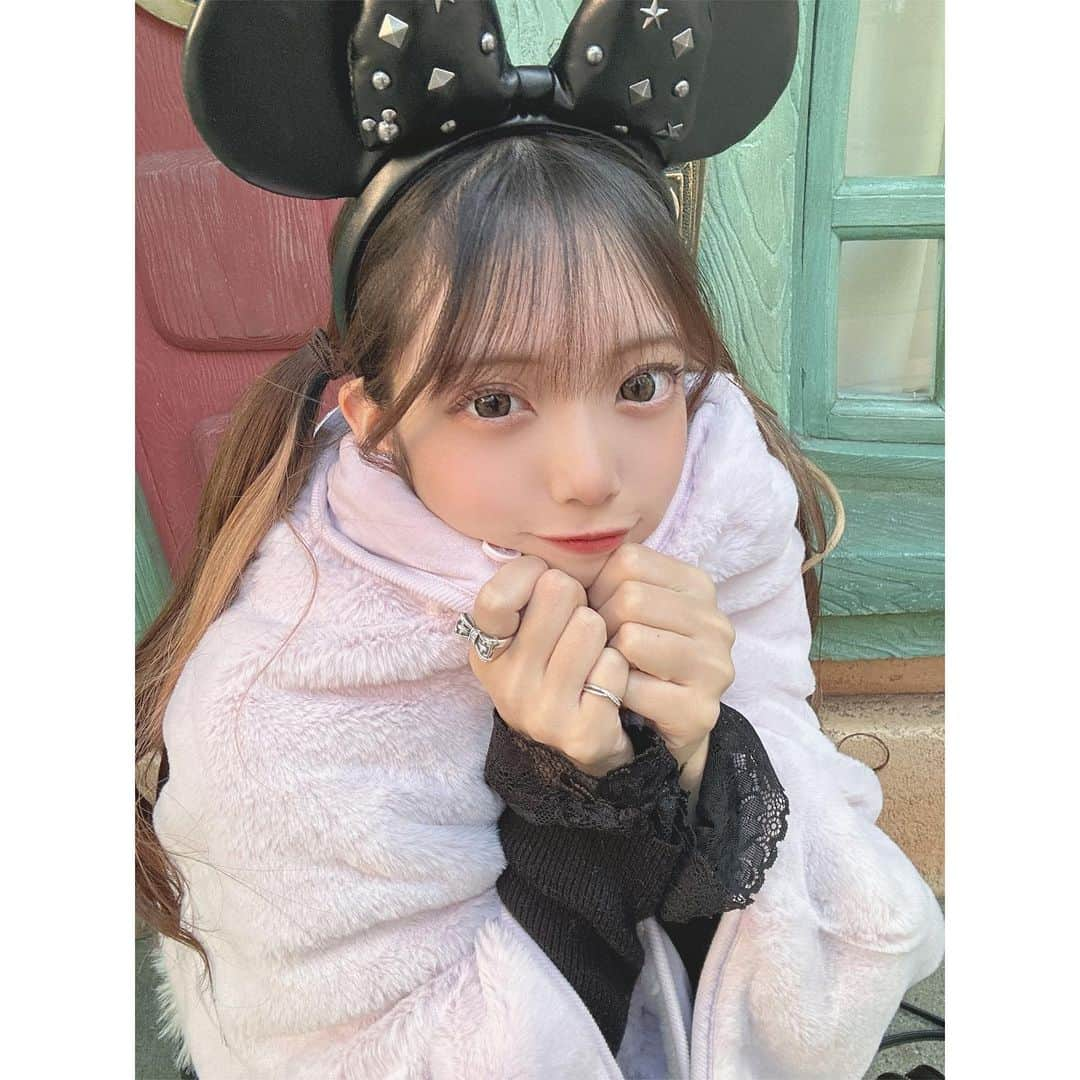 みーみさんのインスタグラム写真 - (みーみInstagram)「らんど！！！🐭🖤  寒すぎてあったかいの買っちゃったよ~( ˶ ᷇ 𖥦 ᷆ ˵ ) #disney #ランド」11月19日 16時29分 - mi__mi0311