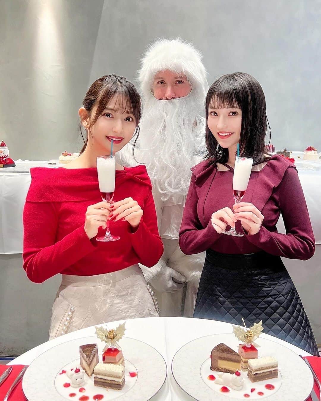 日野礼香さんのインスタグラム写真 - (日野礼香Instagram)「LOUANGE TOKYO  Happy Snow man Xmas collection 2023✨ クリスマスコーデで行ってきたよ❤️ 最近会いすぎなまちこちゃんと🫶🏻 可愛いクリスマスケーキにテンション上がりました🎅🌲 そして美味しかった🤤  #louangetokyo  #louangetokyolemusee #louange #ルワンジュ東京 #クリスマススイーツ #クリスマスケーキ #クリスマスコーデ #銀座スイーツ #アフタヌーンティー #スイーツ #スイーツ巡り #クリスマス #xmas」11月19日 16時39分 - reicheru219