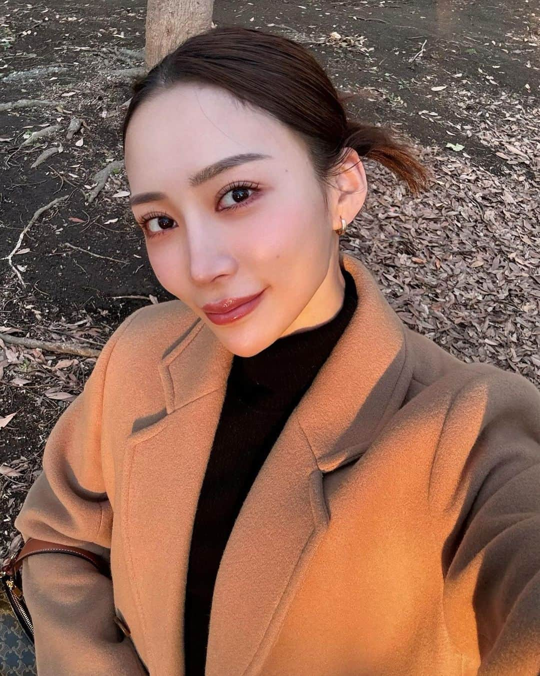 中島ケイカさんのインスタグラム写真 - (中島ケイカInstagram)「秋めいてきて嬉しい〜🍂 着たいお洋服が着れるしあわせ。 夜は冬だね。  急に寒くなって 紅葉🍁もなく枯れてちょっと悲しい🥺  #outfit #ootd #fashion #ambient #ambientxkc #ambient23aw_kc #alm」11月19日 16時46分 - kathy_tan529