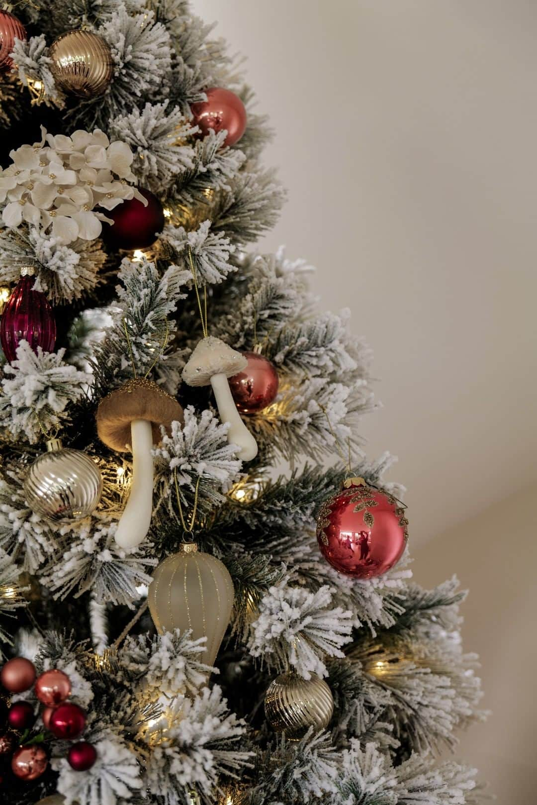 Target Australiaのインスタグラム：「Deck the halls 🎄  Our bauble range is available online and in store now.」