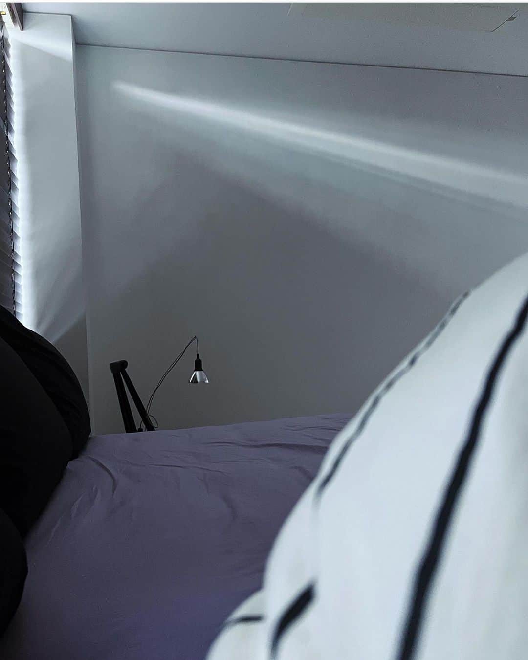 のインスタグラム：「bedroom with sunlight」