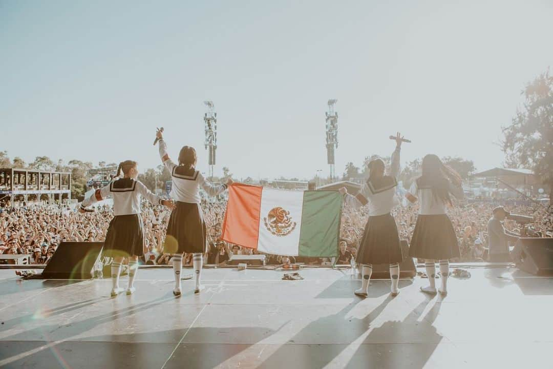 SUZUKAさんのインスタグラム写真 - (SUZUKAInstagram)「MEXICO🇲🇽 NICE TO MEET YOU👅  Yeah💦 We wanted to sing "Free Your Mind(Spanish Version)" until the end....🤪🤪🤪🤪  NEXT🤞🏻Let's sing together🤞🏻 🌎❤️LOVE❤️🌎」11月19日 17時10分 - suzuka_leaders