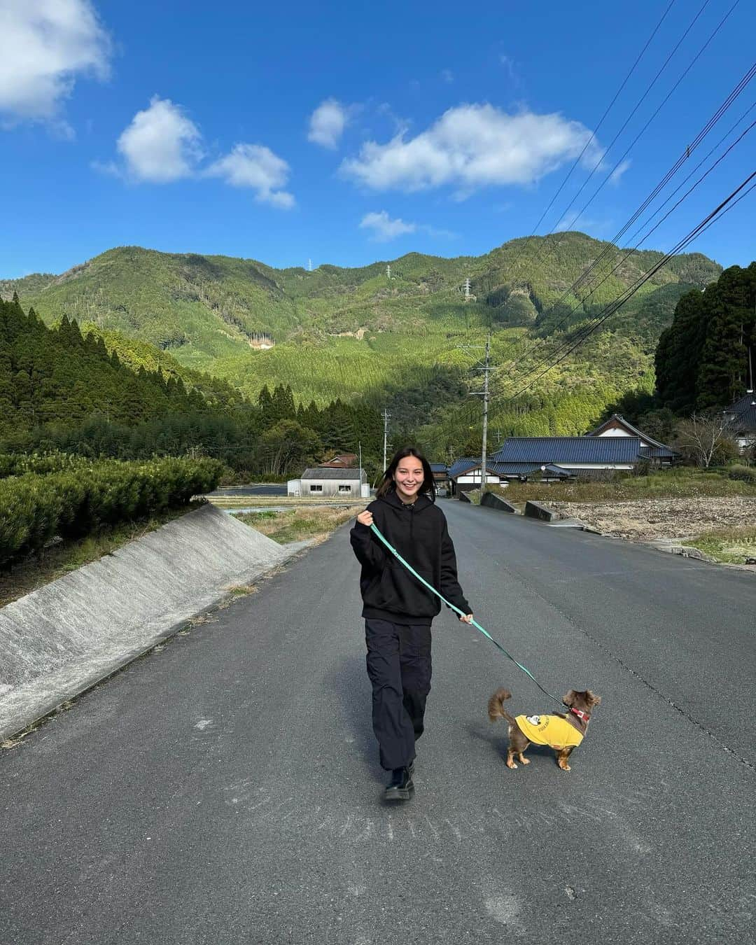 山口厚子さんのインスタグラム写真 - (山口厚子Instagram)「星野村でパナと散歩してきた🐶✨  #福岡県八女市  #星野村」11月19日 17時22分 - atu_yaman