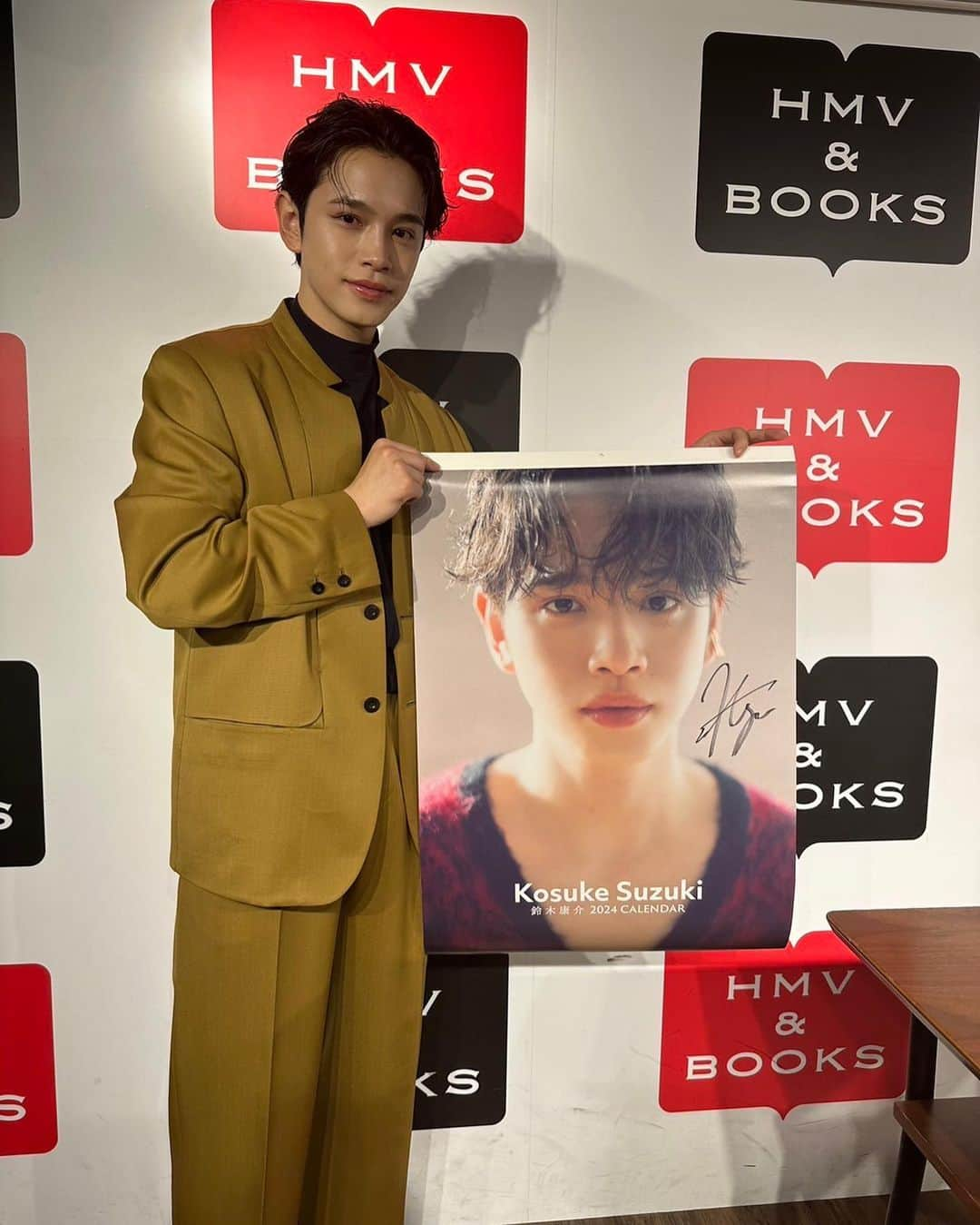 鈴木康介さんのインスタグラム写真 - (鈴木康介Instagram)「カレンダーお渡しイベントありがとうございました〜！ 皆さんに会えて幸せな時間だったなぁ☺️ また会えるのを楽しみにしてます✌ #すずき家」11月19日 17時17分 - lespros_kosuke