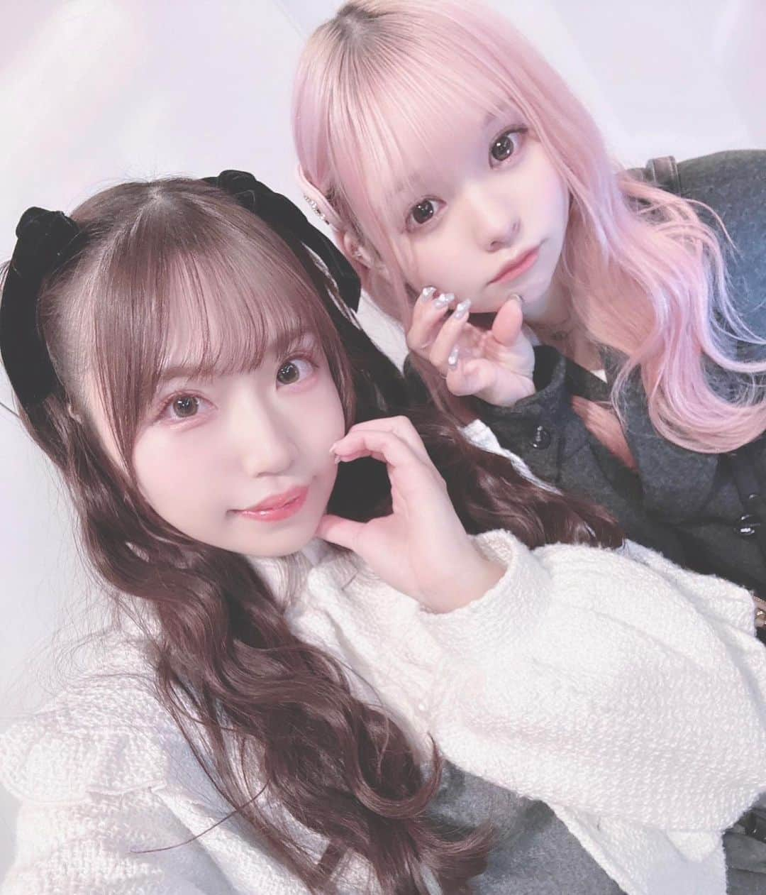 城崎ひまりのインスタグラム：「りりちゃんと遊んできたよん🎀 可愛いお友達が増えてうれちい🥺💕 プリクラちょー久々に撮って初心者みたいになった₍՞ ̳ ̫ ̳ ՞₎笑 TiktokもYouTubeもめちゃ見てるけど実物がちょー可愛くて顔豆粒やた・ω・ . . . . . #東京#ファッション#可愛い#かわいい#follow#フォローミー#自撮り#可愛い女の子#かわいい女の子#アイドル#girl#idol#kawaii#kawaiigirl#kawaiifashion#followme#tiktok#tiktokers#youtube#youtuber #lol#love#instagood#instadaily#OOTD#photooftheday#me#igers#フレンチガーリー#フレンチガーリーコーデ」