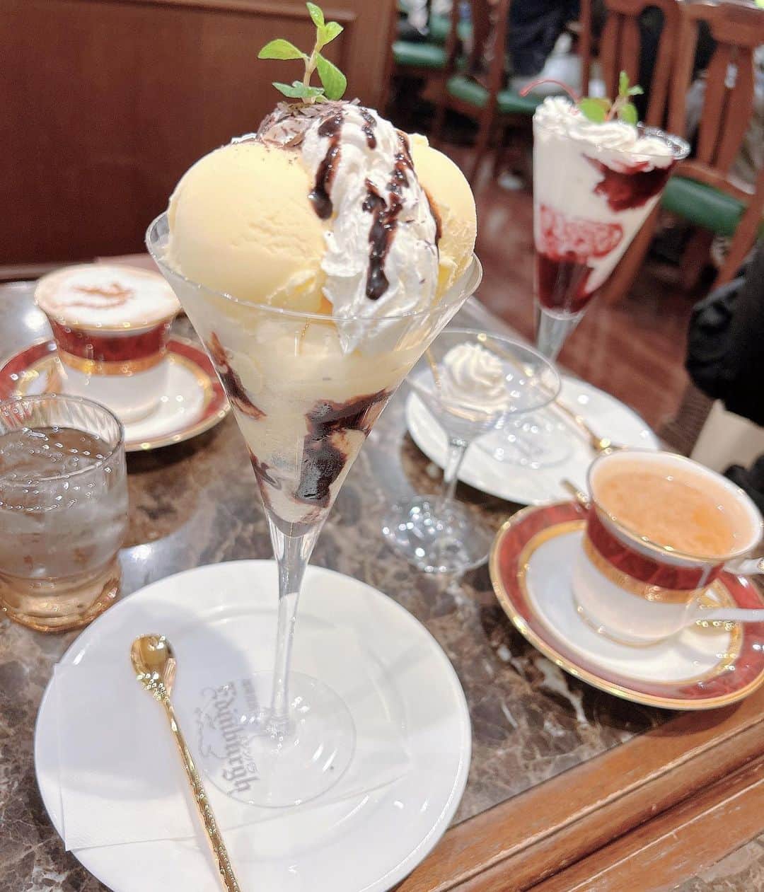 城崎ひまりさんのインスタグラム写真 - (城崎ひまりInstagram)「りりちゃんと遊んできたよん🎀 可愛いお友達が増えてうれちい🥺💕 プリクラちょー久々に撮って初心者みたいになった₍՞ ̳ ̫ ̳ ՞₎笑 TiktokもYouTubeもめちゃ見てるけど実物がちょー可愛くて顔豆粒やた・ω・ . . . . . #東京#ファッション#可愛い#かわいい#follow#フォローミー#自撮り#可愛い女の子#かわいい女の子#アイドル#girl#idol#kawaii#kawaiigirl#kawaiifashion#followme#tiktok#tiktokers#youtube#youtuber #lol#love#instagood#instadaily#OOTD#photooftheday#me#igers#フレンチガーリー#フレンチガーリーコーデ」11月19日 17時20分 - shirosakihimari