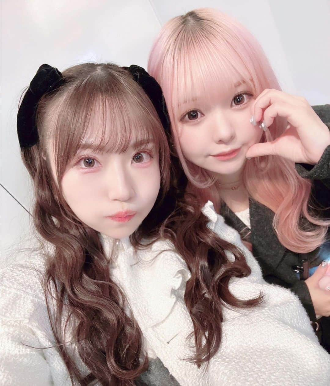 城崎ひまりさんのインスタグラム写真 - (城崎ひまりInstagram)「りりちゃんと遊んできたよん🎀 可愛いお友達が増えてうれちい🥺💕 プリクラちょー久々に撮って初心者みたいになった₍՞ ̳ ̫ ̳ ՞₎笑 TiktokもYouTubeもめちゃ見てるけど実物がちょー可愛くて顔豆粒やた・ω・ . . . . . #東京#ファッション#可愛い#かわいい#follow#フォローミー#自撮り#可愛い女の子#かわいい女の子#アイドル#girl#idol#kawaii#kawaiigirl#kawaiifashion#followme#tiktok#tiktokers#youtube#youtuber #lol#love#instagood#instadaily#OOTD#photooftheday#me#igers#フレンチガーリー#フレンチガーリーコーデ」11月19日 17時20分 - shirosakihimari