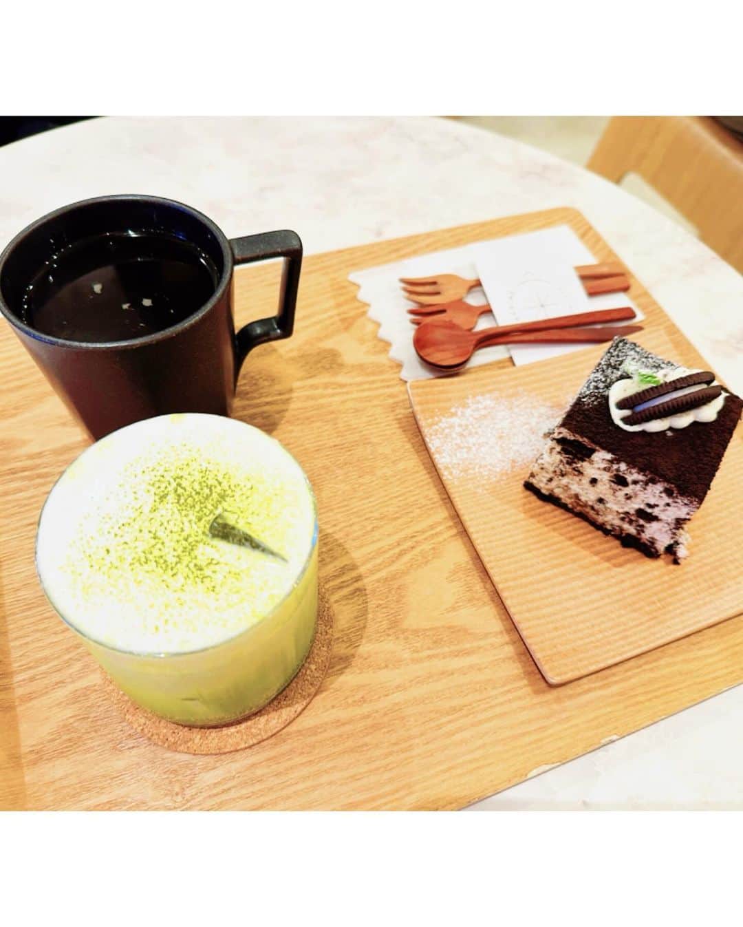 壽老麻衣さんのインスタグラム写真 - (壽老麻衣Instagram)「新大久保でのカフェ活☕️✨ @cafe.place_ne  ここのカフェが一番広くてゆっくりできそうだなあと思って行ってみたら大正解でした🐈‍⬛🤍 他にも、まさにソウルにありそうな素敵なカフェがたくさんあって…また行きたいです🕊️✨」11月19日 17時21分 - maijuro