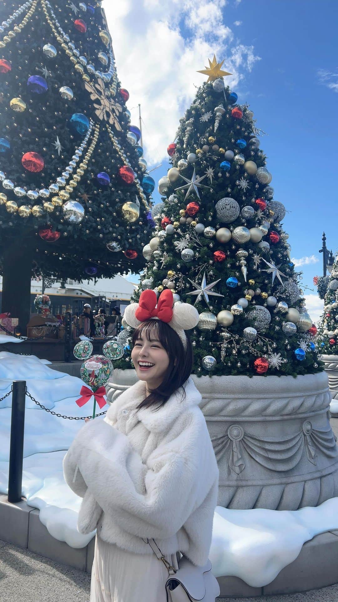 本間日陽のインスタグラム：「クリスマス初め🎄🌟🕯️❤️ 誰とデートだったでしょう〜？🎀 #tokyodisneysea#tokyodisneyresort #ディズニーシー#ディズニークリスマス#クリスマス #christmas」