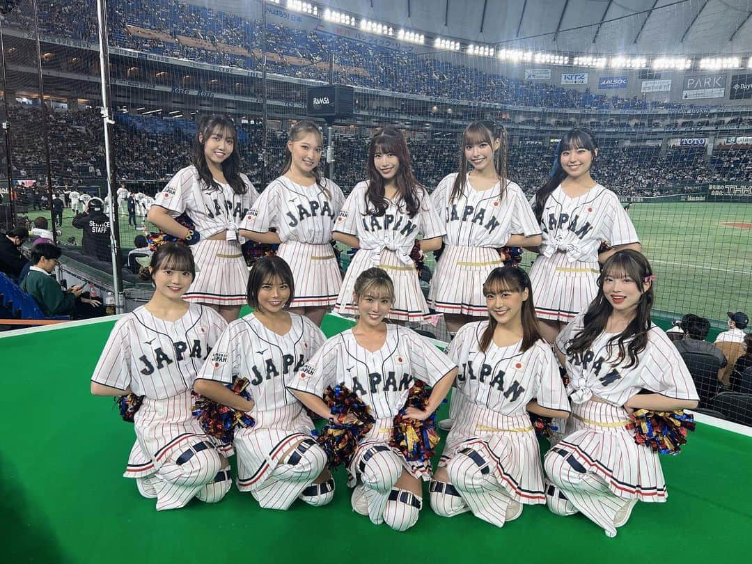 Passionのインスタグラム：「【カーネクストアジアプロ野球チャンピオンシップ2023🇯🇵決勝🔥】  韓国との決勝⚾️ 昨日に引き続き、一塁側ステージでは私たちPassionが盛り上げさせていただきます❤️‍🔥  今シーズンで卒業を発表している キャプテン#1MOMOKA そして、#11RIN #14SANA も 侍ジャパンの優勝へ向け応援を届けます💗  一緒に踊って心を一つに盛り上がりエールを届けましょう🇯🇵🙌  #侍ジャパン #カーネクスト #アジアプロ野球チャンピオンシップ2023 #東京ドーム #Passion2023 #情熱 #チア #ヤクルトチア」