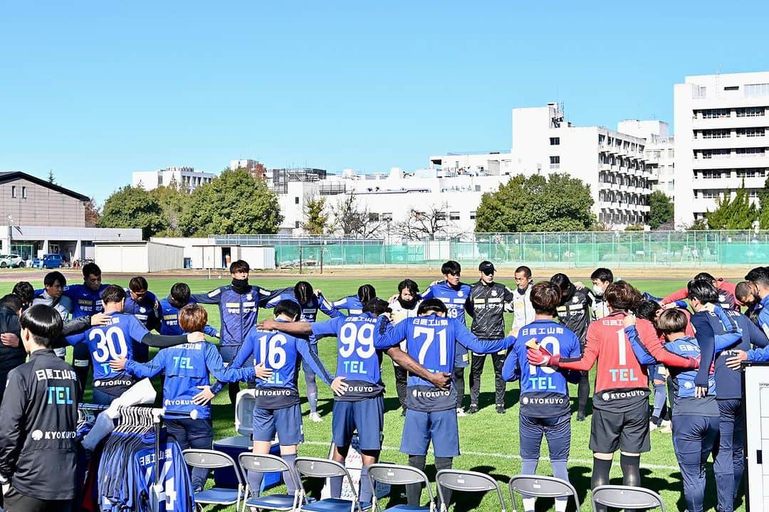 ヴァンフォーレ甲府のインスタグラム：「. 11/19 #trainingmatch . #ピーターウタカ #クリスティアーノ #品田愛斗 #鳥海芳樹 #関口正大 #小林岩魚 #水野颯太 #山本英臣 #ジェトゥリオ  . #vfk #ヴァンフォーレ甲府 #疾風怒濤 #Unite for the next #ventforet #VENTFORETKOFU #ventforetkofu #山梨 #soccer #football」