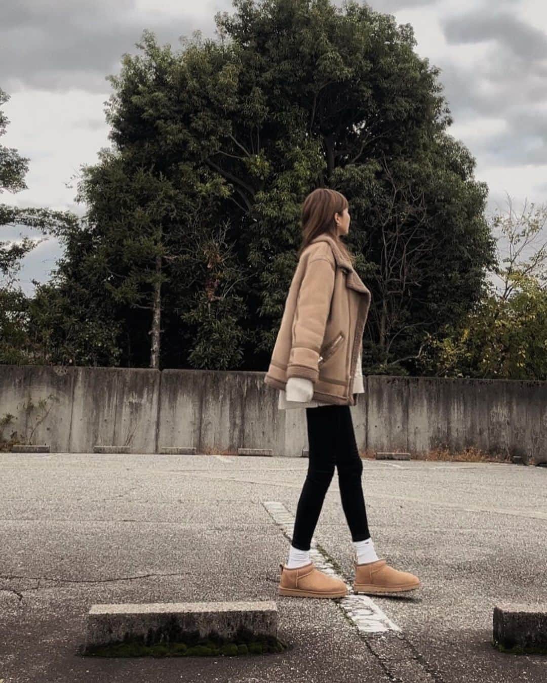 山本明果のインスタグラム：「🥐🍪🥜 #PR Rakuten Fashionで購入したUGG。 ⠀ ⠀ Raktuen Fashionで最大にお得な1,000円OFFクーポン出てるよ！ どの商品でも5,000円から使えるよ。 ここでしか手に入らないクーポン、ストーリーに貼っておくからぜひ使ってね。 クーポン有効期限：2023/11/17～2023/11/27  @rakutenfashion  #RakutenFashion」