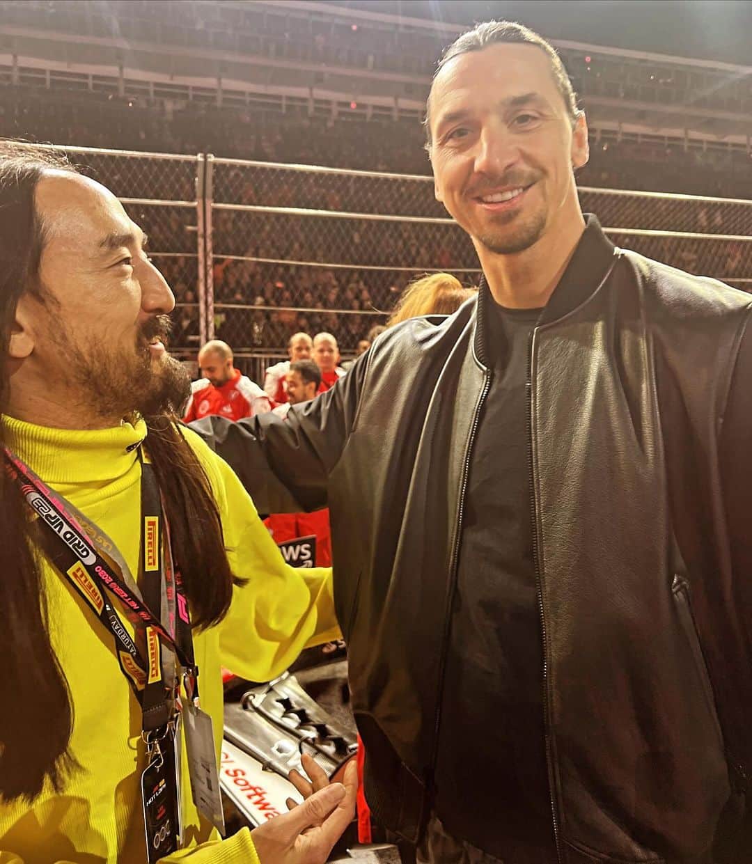 スティーヴ・アオキのインスタグラム：「I wish someone would look at me the way I look at @iamzlatanibrahimovic」