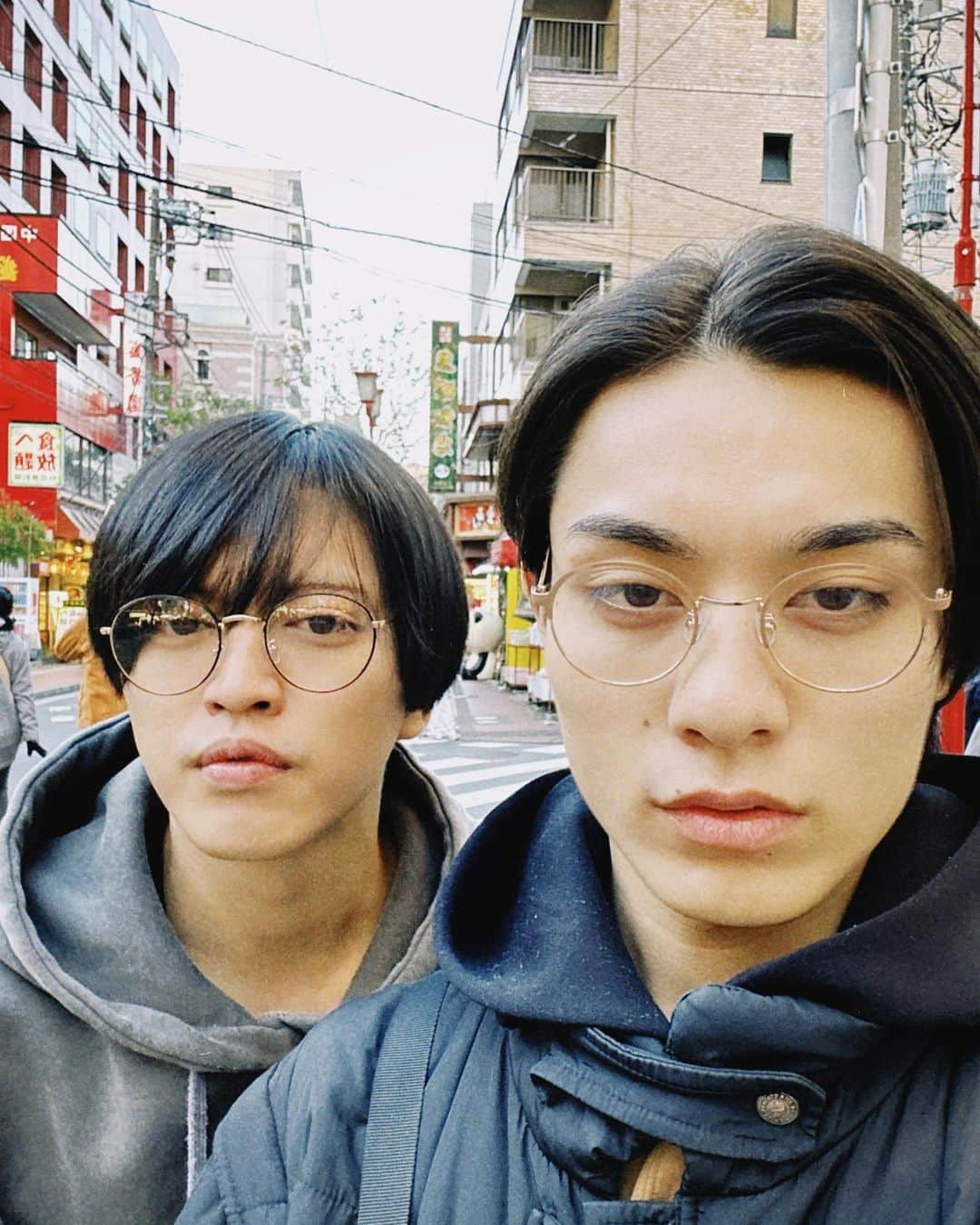 吉田知央さんのインスタグラム写真 - (吉田知央Instagram)「昨日、お真修と横浜に遊びに行って休日を満喫しました。 2人ともとっても楽しそう。 やっぱ、横浜っていいっすね。  リール作ってみようというノリで、お互いの動画もたくさん撮りました、ので、あとであげます見てくれますか！」11月19日 17時54分 - chihiro__yoshida