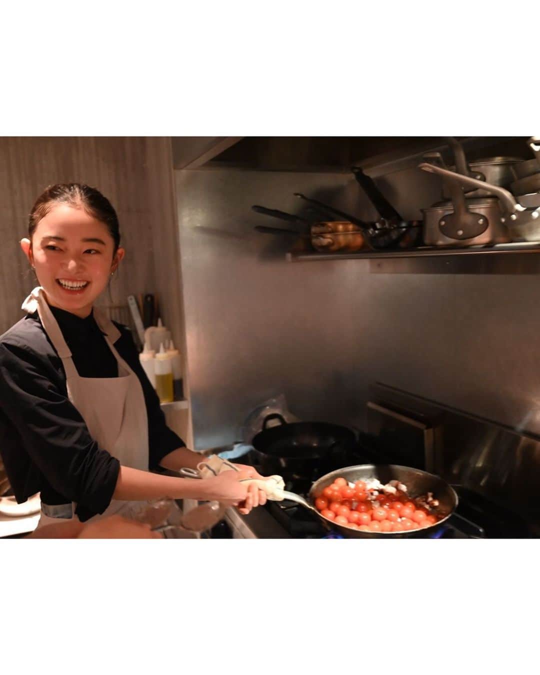 椎名美月さんのインスタグラム写真 - (椎名美月Instagram)「11.18  代々木上原にある小料理屋「nanca 」にて、 1日スタッフとして料理をご提供させていただきました。 私の著書、「フライパン1つでできる美月のモデル飯」 に掲載している料理をワンプレートで ご提供させていただいたのですが、 皆さまが楽しくお食事をされている姿をキッチンから眺める時間はとても幸せで、貴重なお時間でした。 レシピ本からあれこれ作りました！と、 直接ファンの方から感想も聞くことができて、 嬉しい声が沢山でした。  この日のために足を運んでくださった皆さま、 遠方から来てくださった方々、 おひとりで来られた方、 本当にありがとうございました。 また何処かで開催できる日が来ますように…🍴✨  #ミツキご飯 #nanca」11月19日 17時59分 - mitsuki__shiina