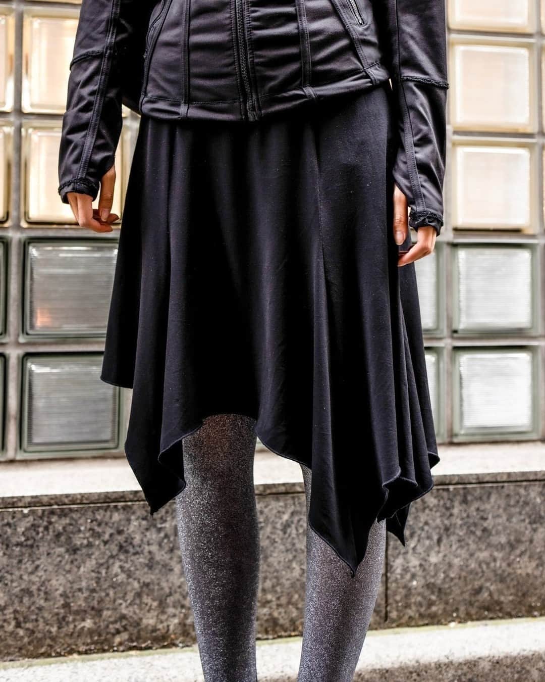 Fashionsnap.comさんのインスタグラム写真 - (Fashionsnap.comInstagram)「Name: 坂本すず⁠ Age: 20⁠ Occupation: 学生、古着屋店員⁠ ⁠ Tops #used⁠ Skirt #used⁠ Bag #PRADA⁠ Shoes #NIKE⁠ ⁠ Photo by @shogomorishita⁠ ⁠ #スナップ_fs #fashionsnap #fashionsnap_women」11月19日 18時00分 - fashionsnapcom