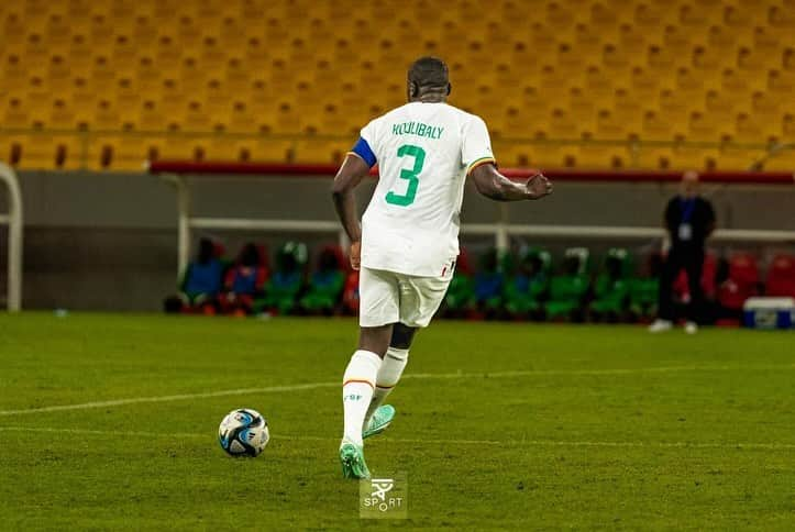 カリドゥ・クリバリさんのインスタグラム写真 - (カリドゥ・クリバリInstagram)「🇸🇳 🇸🇸 Belle victoire. Il était important de commencer de cette manière.  Maintenant, place au prochain match. Allez les lions 💪🏿  #SENSSD 4-0 #WC2026 #MankoWutiNdamli #GaindeYi #KK」11月19日 18時02分 - kkoulibaly26