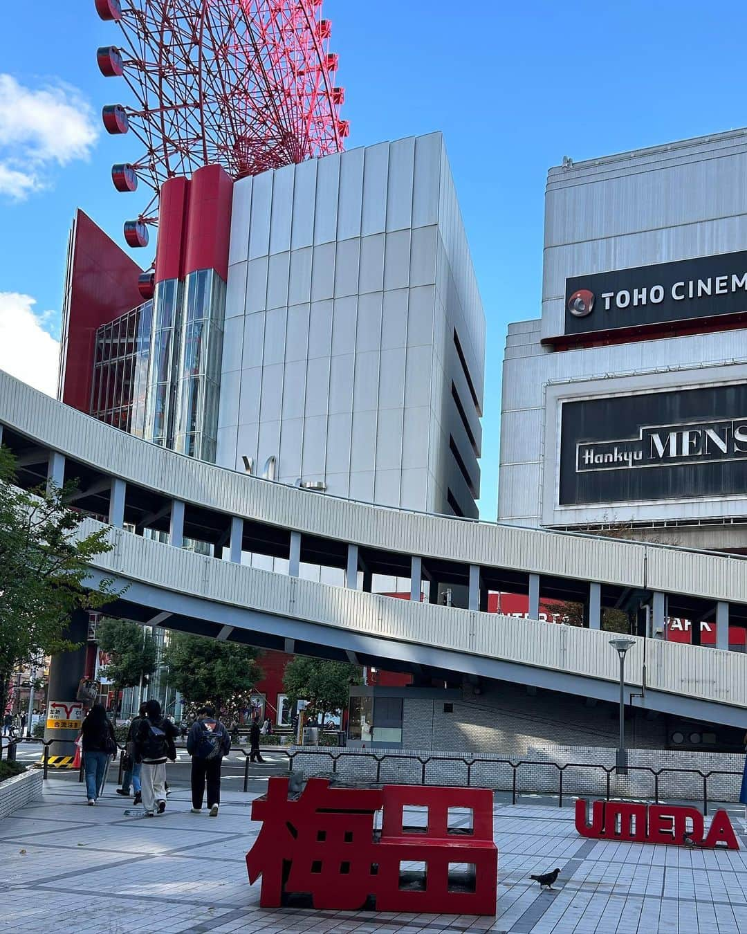 江崎ななほさんのインスタグラム写真 - (江崎ななほInstagram)「OSAKA♡ 　 めーーーーちゃめっちゃ楽しかった！ たこ焼き3回食べた！笑 　 イルミネーションが本当にすごすぎて、あれは毎年やってるんですか？綺麗だった、、」11月19日 18時05分 - nanaho_ezk