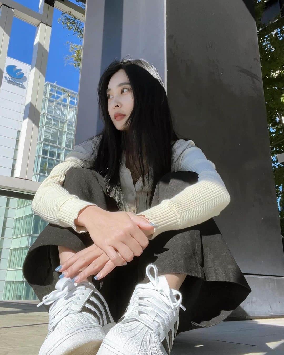 キム・ドユンのインスタグラム：「みんな風邪気をつけて〜🤧😷」