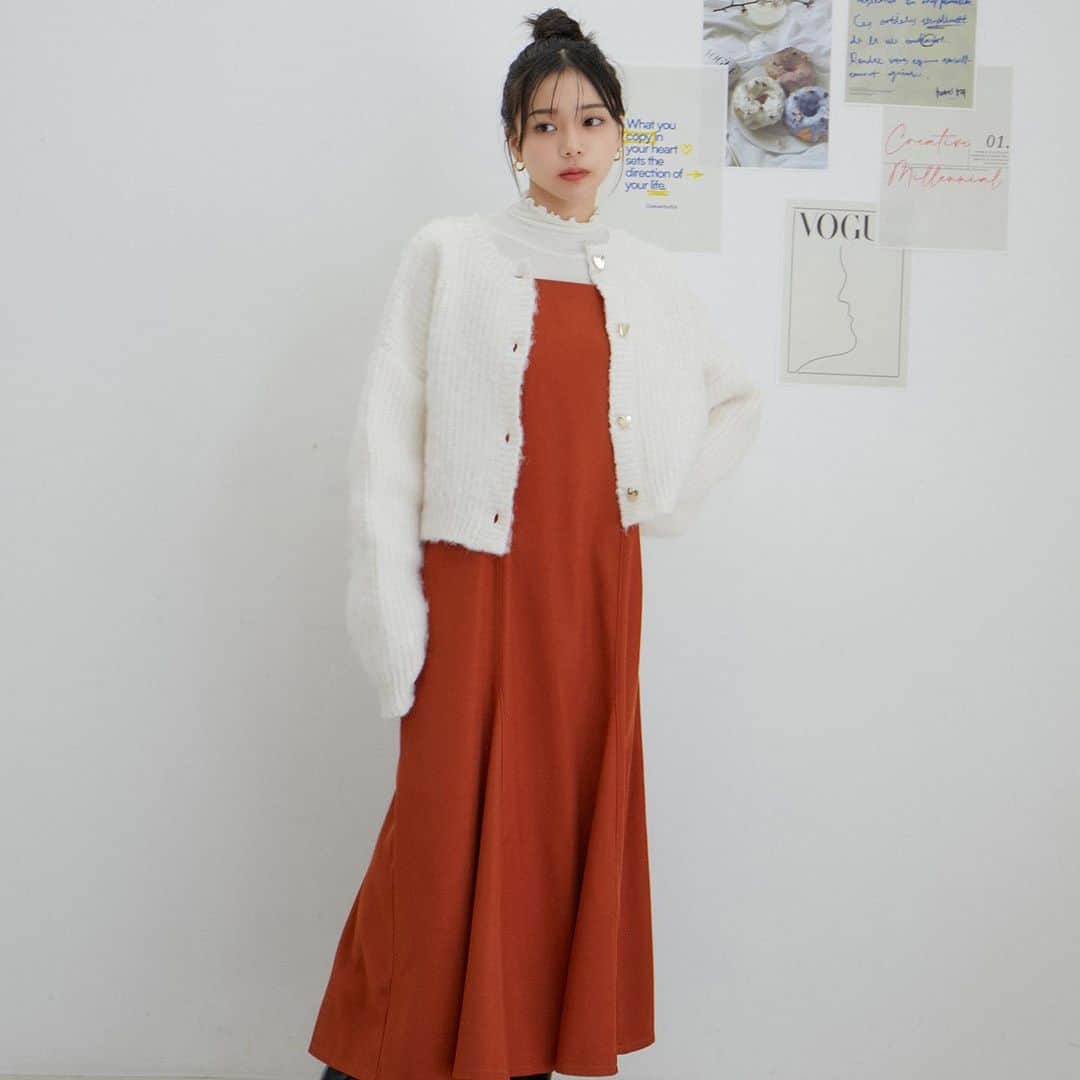 ViSさんのインスタグラム写真 - (ViSInstagram)「【web限定アイテム】  お気に入り数上位の注目アイテム！  肉感素材で寒い日も暖かい！♡ キラッと光るハートボタンが可愛すぎます💓  #BVK83040 【WEB限定】ハート釦カーディガン ¥6,919 (税込)  スタイリングも載ってますので @jadorejunonline をチェックしてみて下さい！  #vis #vis_jp #ビス#fashion#ootd #大人カジュアル #カジュアルコーデ #カジュアル #レディ#秋#秋コーデ#秋冬コーデ#トレンド#トレンドファッション#ニット#ニットコーデ #ニットカーディガン#ハートボタン#モコモコニット#限定#限定アイテム#大人可愛いコーデ #あったかコーデ」11月19日 18時16分 - vis_jp