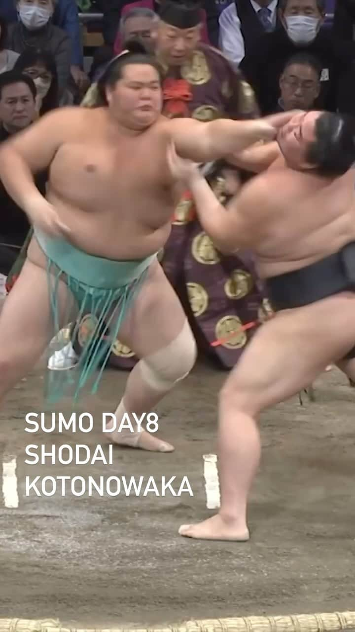 日本相撲協会のインスタグラム：「大相撲九州場所　8日目 琴ノ若-正代  #sumo DAY8 Shodai Kotonowaka  @sumokyokai #相撲 #九州場所 #九州 #福岡 #お相撲さん #イベント #japan #japanculture #琴ノ若 #正代 #KOTONOWAKA #SHODAI」