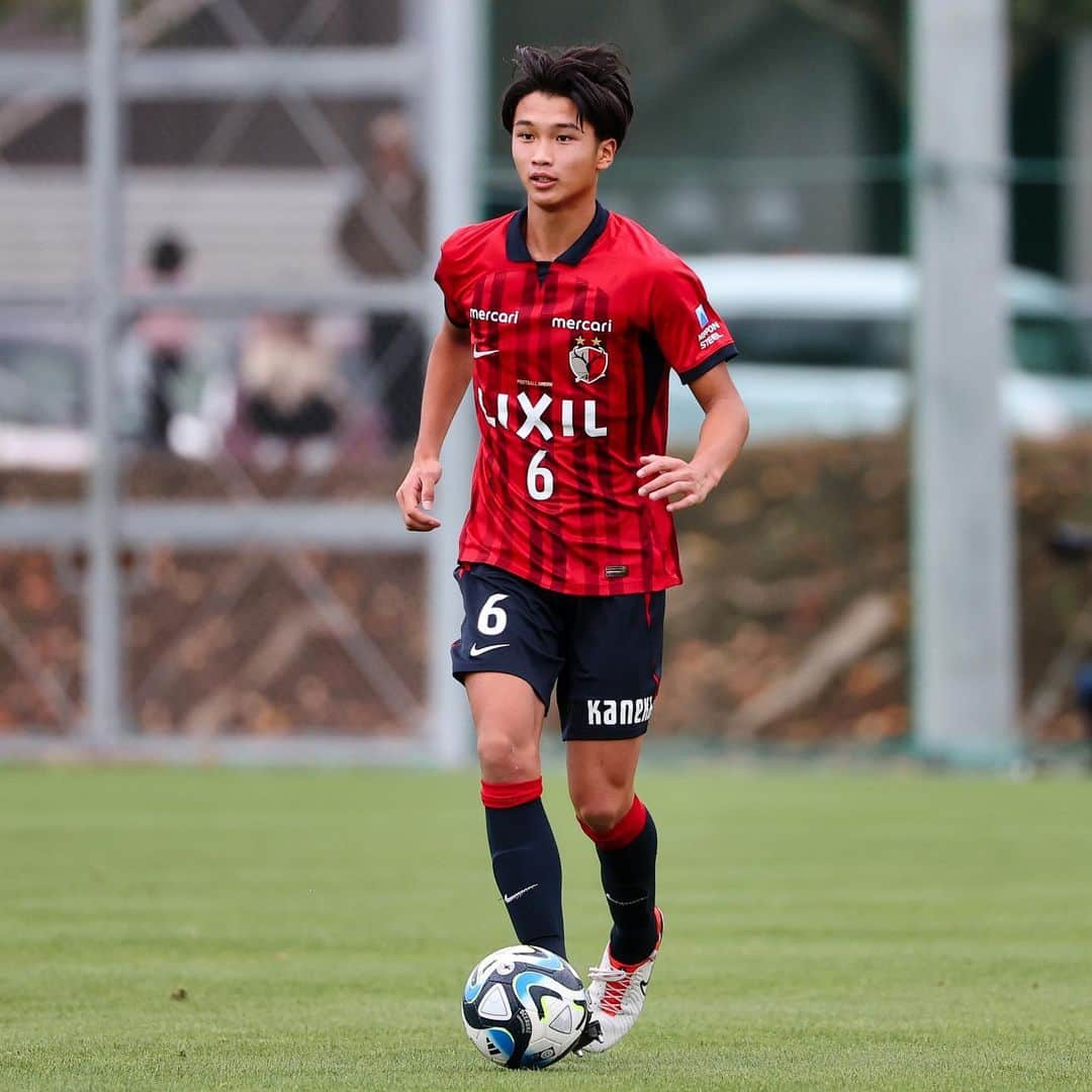 鹿島アントラーズさんのインスタグラム写真 - (鹿島アントラーズInstagram)「高円宮杯 JFA U-18サッカープリンスリーグ 2023 関東1部で、鹿島アントラーズユースの2位以上が確定し、プレミアリーグ参入プレーオフ進出が決まりました！  写真は昨日の第16節 帝京高校戦より。4-0の快勝でした！  リーグ戦は残り2試合。そして参入プレーオフは12/8（金）、12/10（日）開催予定です。  アントラーズユースへの応援もよろしくお願いします！  #鹿島アントラーズ #kashimaantlers #アントラーズアカデミー #鹿島アントラーズユース」11月19日 18時11分 - kashima.antlers