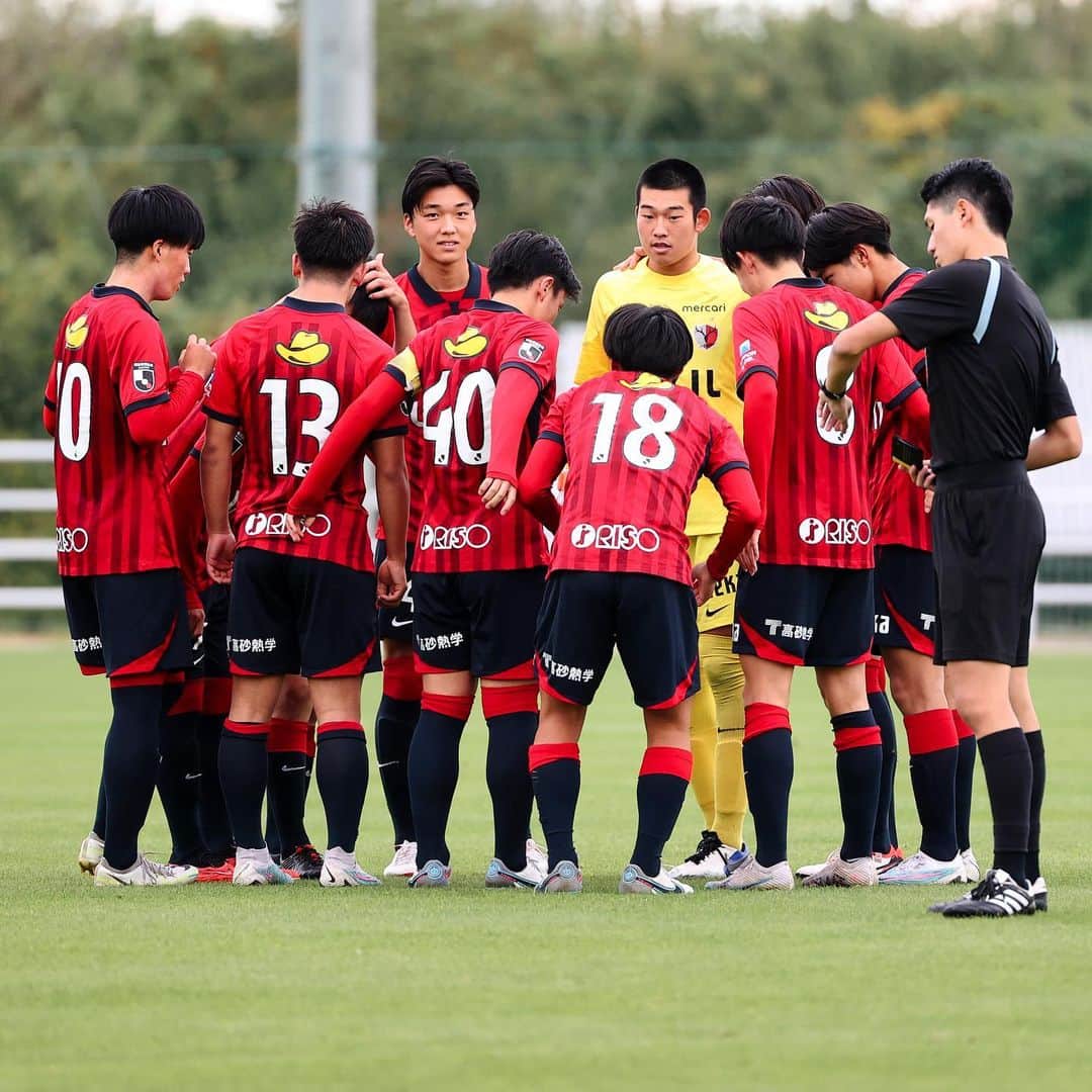 鹿島アントラーズさんのインスタグラム写真 - (鹿島アントラーズInstagram)「高円宮杯 JFA U-18サッカープリンスリーグ 2023 関東1部で、鹿島アントラーズユースの2位以上が確定し、プレミアリーグ参入プレーオフ進出が決まりました！  写真は昨日の第16節 帝京高校戦より。4-0の快勝でした！  リーグ戦は残り2試合。そして参入プレーオフは12/8（金）、12/10（日）開催予定です。  アントラーズユースへの応援もよろしくお願いします！  #鹿島アントラーズ #kashimaantlers #アントラーズアカデミー #鹿島アントラーズユース」11月19日 18時11分 - kashima.antlers