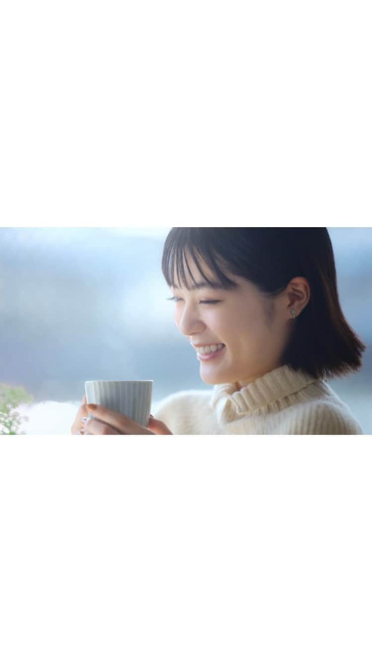 吉田美月喜のインスタグラム：「☽ ☕️🐈💐 #PR #カフェラトリー #ほんのり幸せチャージ #吉田美月喜 #yoshidamizuki #yoshida #mizuki」