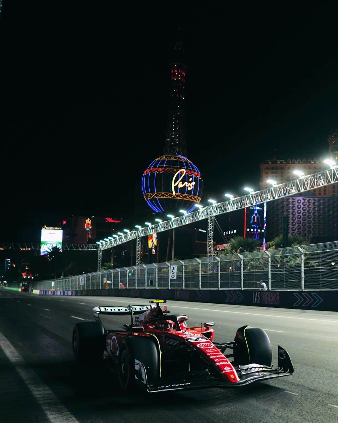 カルロス・サインツJr.さんのインスタグラム写真 - (カルロス・サインツJr.Instagram)「Damage limitation after the penalty and very important points for the Constructors'. Let’s go to Abu Dhabi! 🙌🏻  Limitamos daños después de la sanción y sumamos puntos muy importantes para el Mundial de Constructores. Vámonos a Abu Dabi! 🙌🏻  - #carlossainz」11月19日 18時22分 - carlossainz55