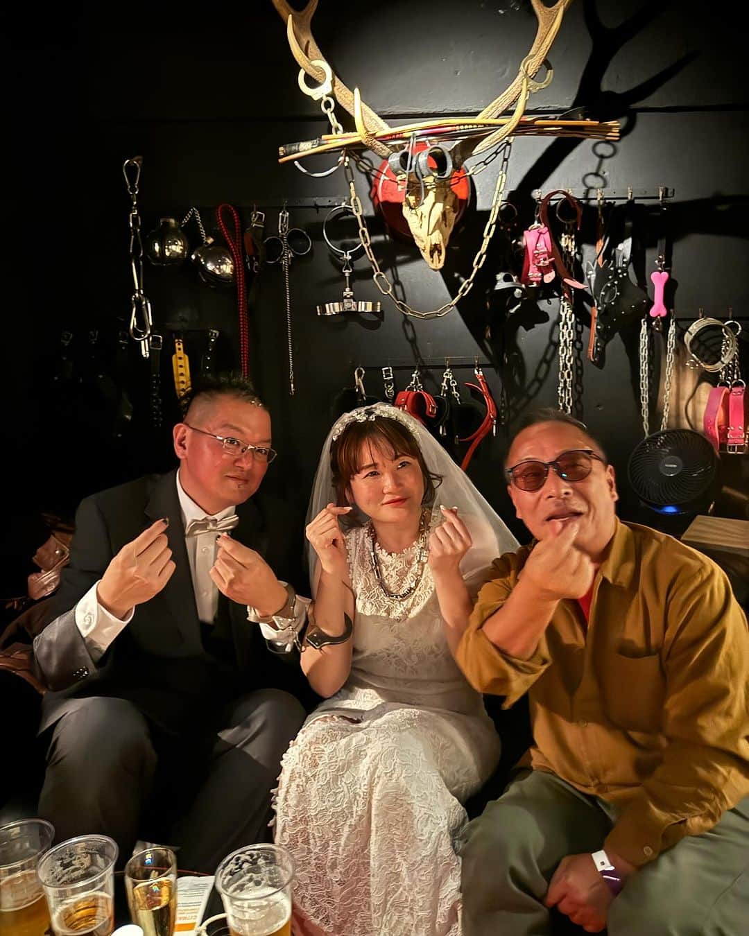 空山基のインスタグラム：「Congrats on your wedding my Hentai friends @keroppymaeda and Hikaru chan 🫶🥰😆✨ #ケロッピー前田」