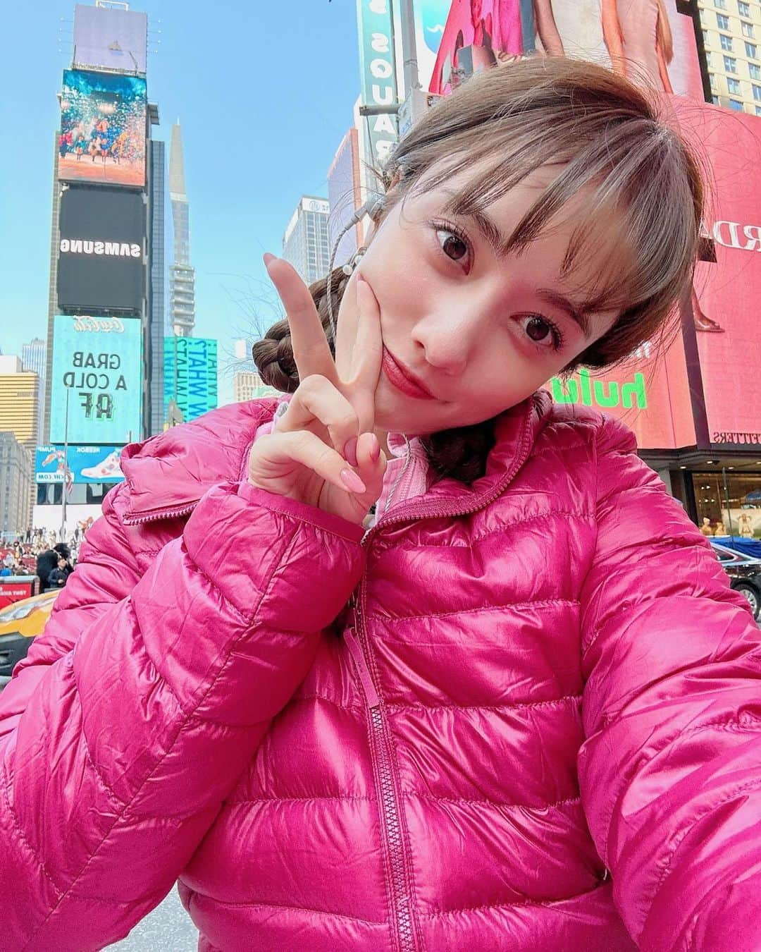 谷まりあのインスタグラム：「本日夜19：58〜イッテQはじめてのおつかい 出川イングリッシュin NY放送です💗 てっちゃんにもお伝えするので感想お待ちしてます〜🤣🎀  @itteq_ntv Japanese TV show 💗」